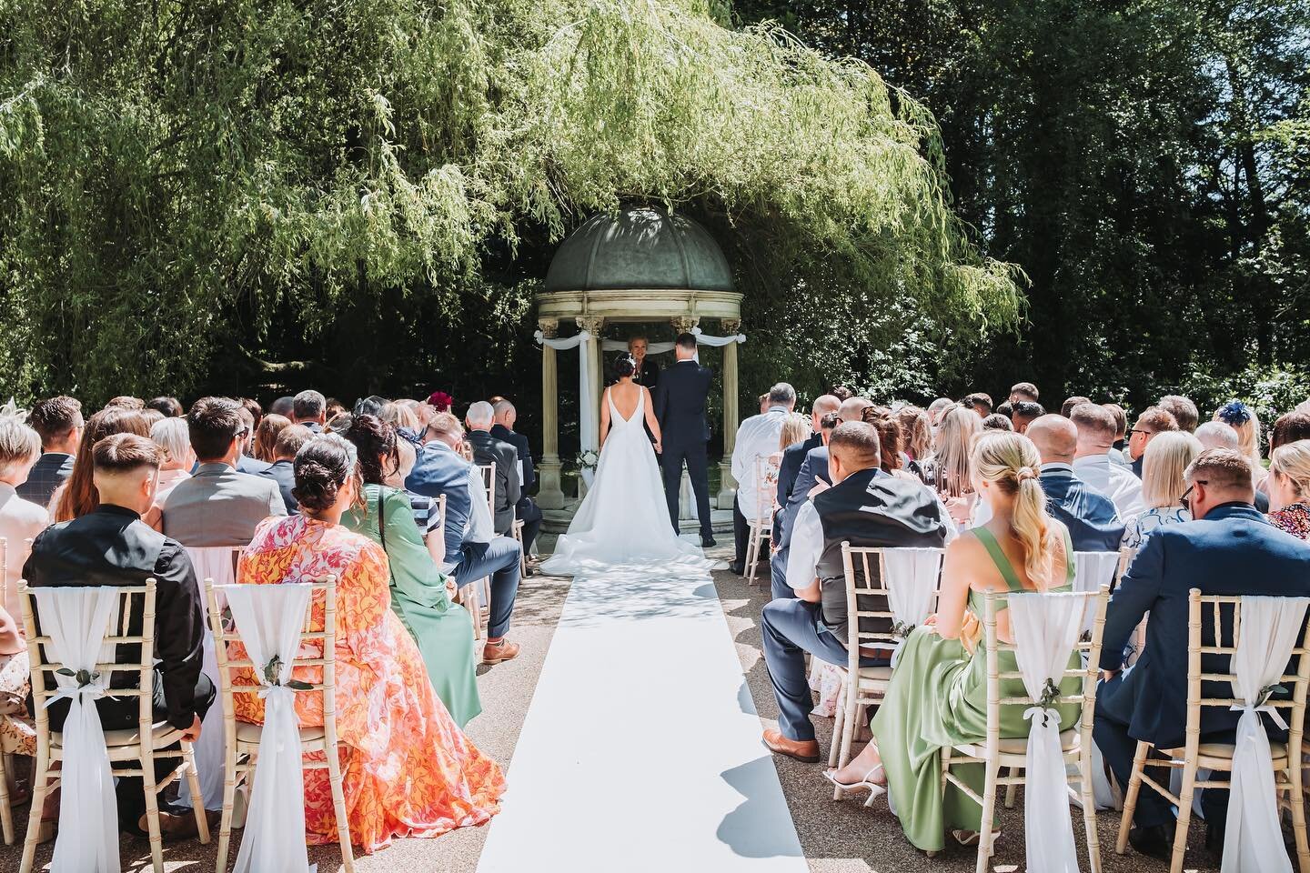 Just look at how beautiful this scene looks!

Your family and friends have all gathered for such a beautiful occasion. All eyes are on you, and you can literally feel the love from each and every one of them. ❤️

It was a beautiful day for Tom &amp; 