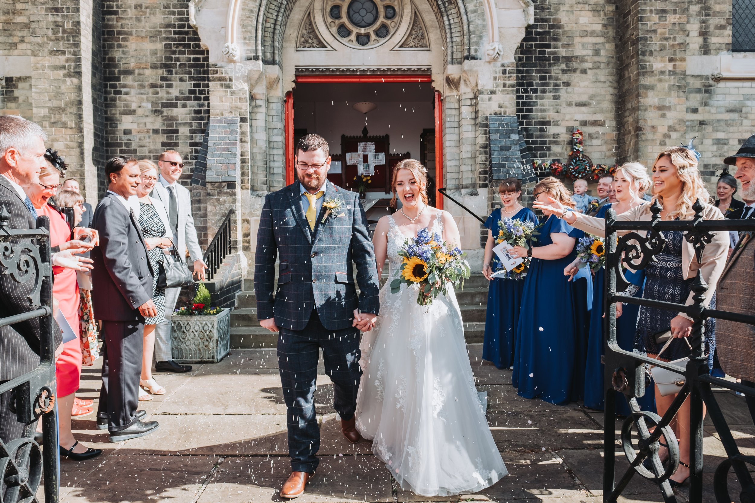 confetti-wedding-danielgoodyearphotography-lincolnshire-photographer.jpg
