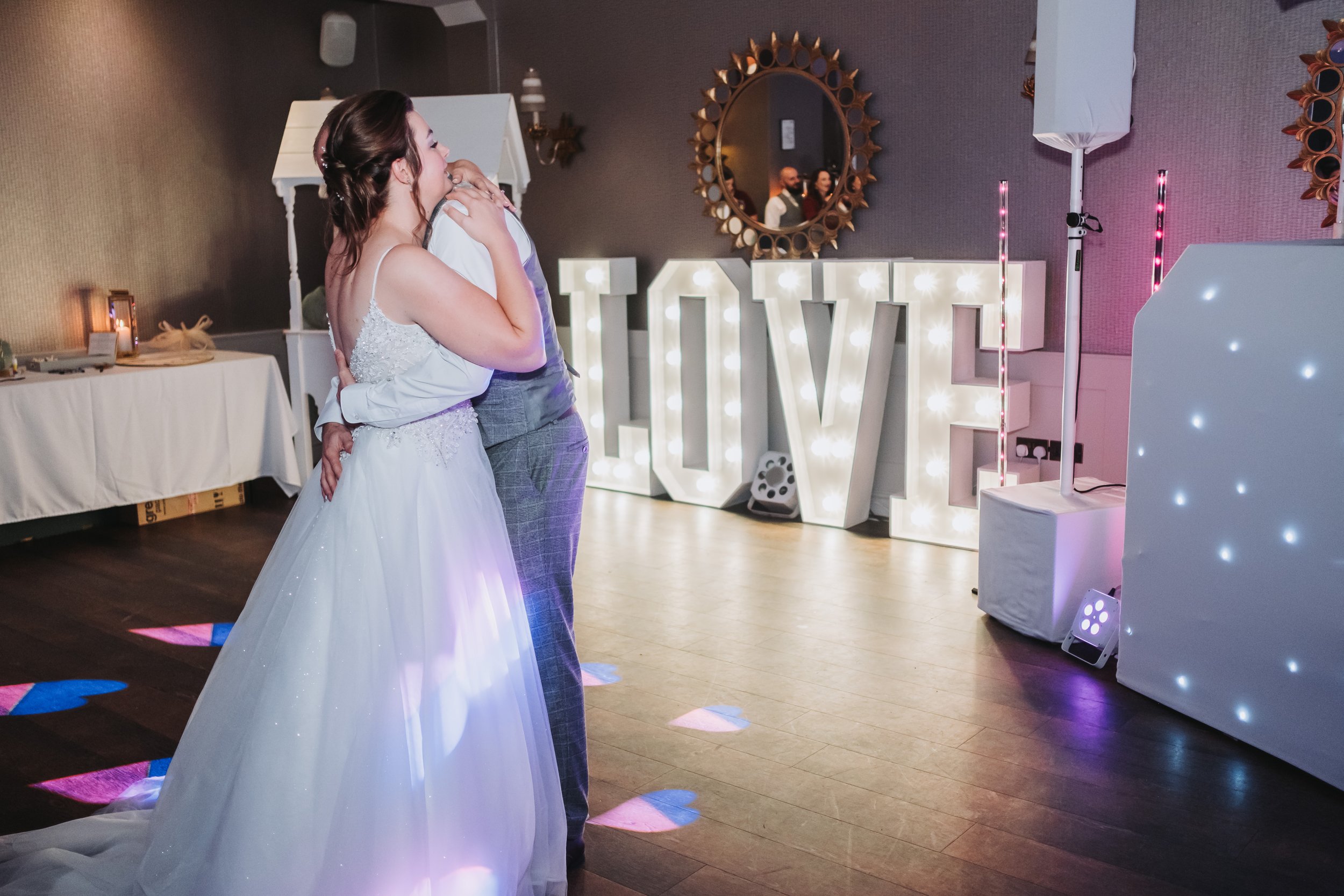 first-dance-wedding-danielgoodyearphotography-lincolnshire-photographer.jpg