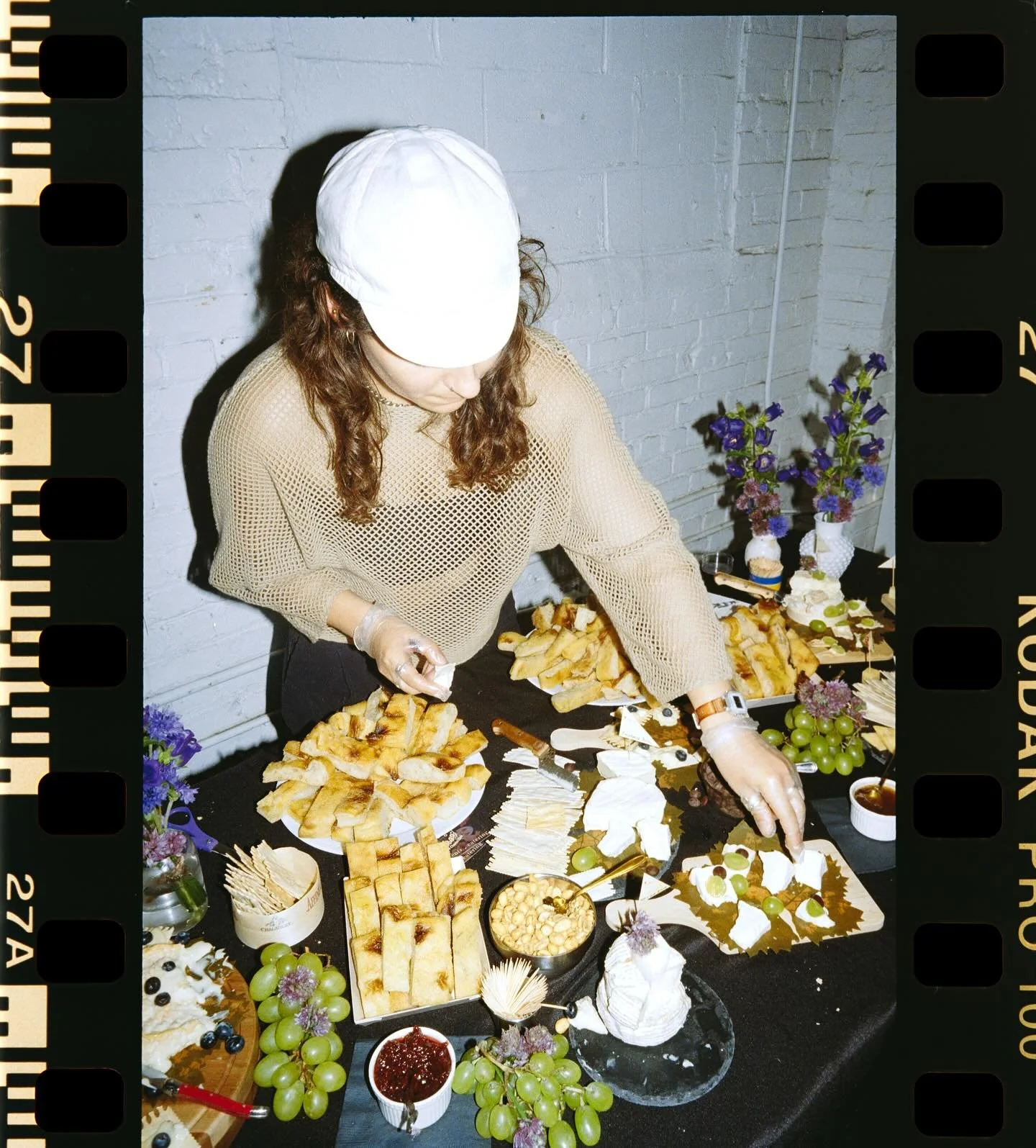 Cheese mongering captured by @hoowebaebe for @notch.magazine 002 issue launch.🌀
Served special French, American, and Belgian cheeses paired with fruit, salty stuff and sweet stuff.🔹including lavender blackverry jam bu @cellardoorpreserves 🩵
Comp