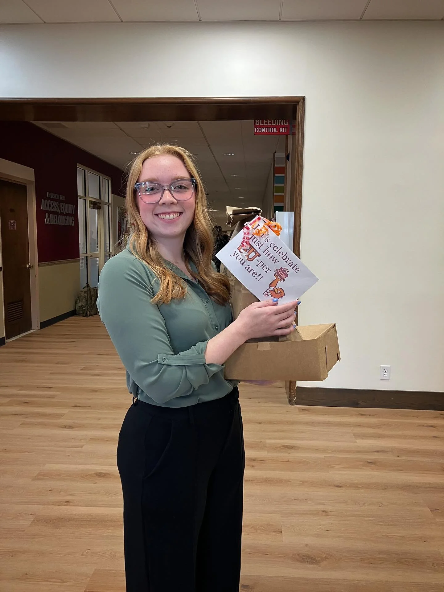 Happy 21st birthday to a real one&mdash;aka @tanner.olds, one of this semester&rsquo;s interns for Susquehanna University Press. 🧁

#birthday #birthdaywishes #birthdayweek #susquehannauniversity #susqupress