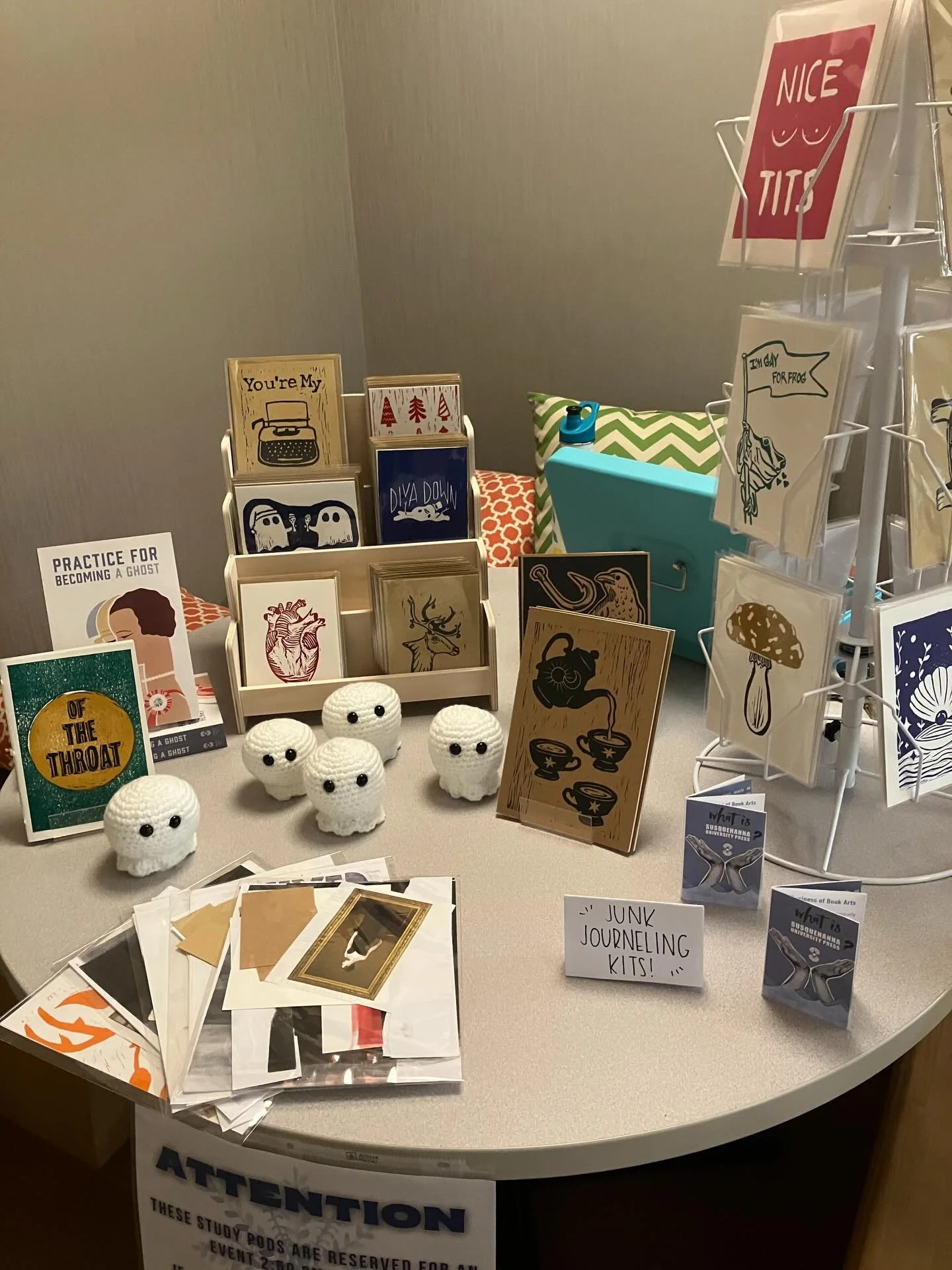 The Holiday Makers Market at the @susqulib Chill Out has begun! 

Come join us for handmade, student-created gifts. 🎁 

#susquehannauniversity #entrepreneurship #selinsgrove