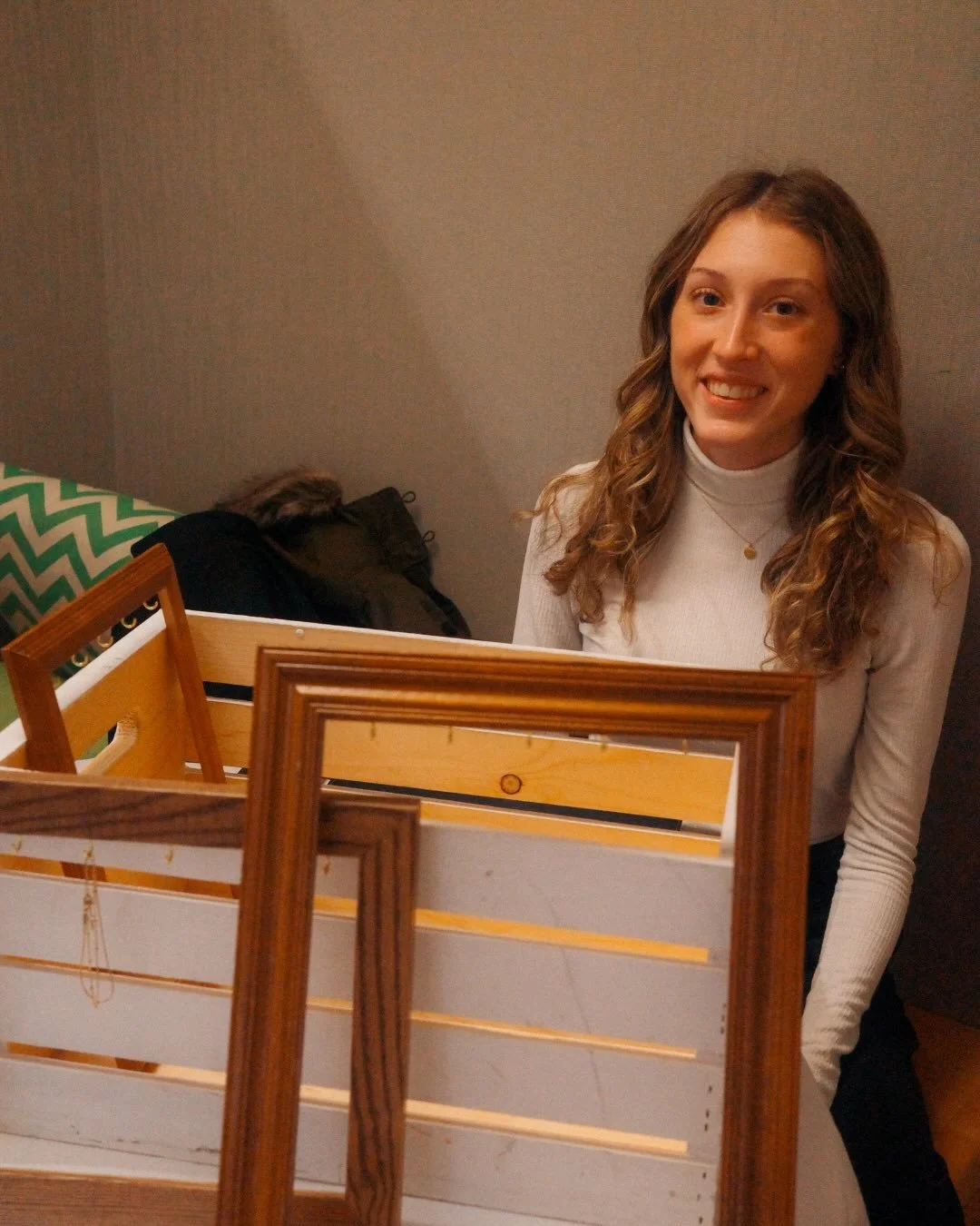 Now that that classes are over, final grades have been submitted, and we&rsquo;ve had a few days to breathe, we&rsquo;re dropping some photos of this year&rsquo;s Holiday Makers Market at the @susqulib Chill Out. 

Thank you SO MUCH to all our studen