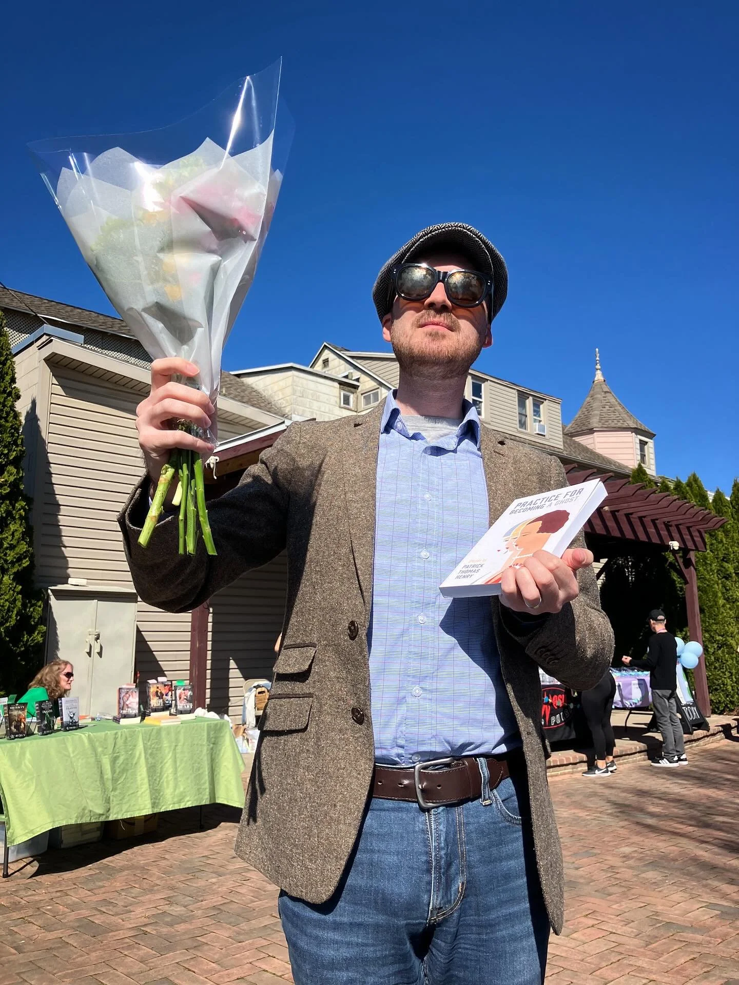 Much thanks (and love) to the students who made the @sgbookfest happen yesterday. &hearts;️

Y&rsquo;all rocked it and we and @patrick_t_henry had a great time tabling. Cheez Its and Capri Suns for one and for all. 

#selinsgrove #susquehannauniversi
