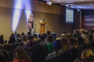 Mountains? I move those.
March 2020. Everything shut down. Nuveen had a Women&rsquo;s History Month keynote scheduled&mdash;500+ employees and clients registered.
Most speakers would&rsquo;ve canceled.
Instead, I turned a ballroom keynote into a virt