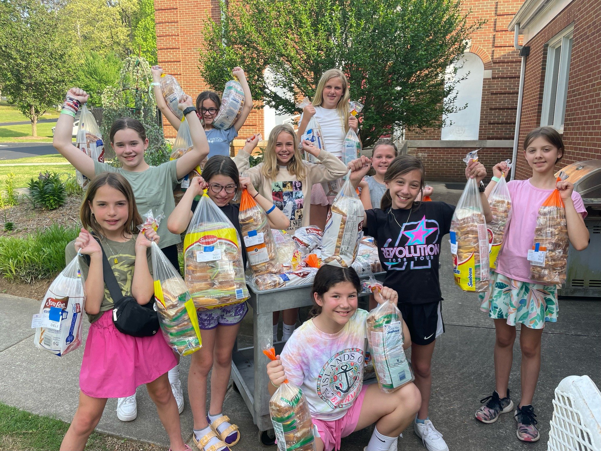 THANK YOU, Girl Scout Troop 19064, for 400+ sandwiches! Those loaves were heavy with hearty sandwiches you made. #thesandwichproject #sandwiches #feedthehungry #helpingothers #makeadifference #feedthehomeless