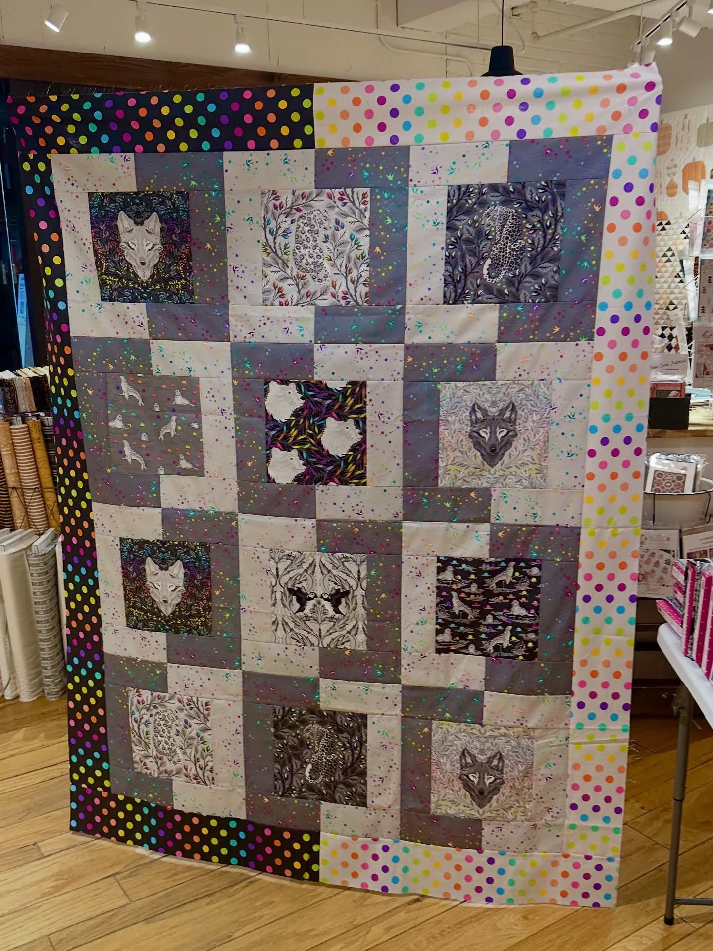 Our resident Tula lover has already (!!!!!) finished her first Graywork quilt and it&rsquo;s so cool! In the shop now, stop in this week and check out the sample while all the fabric is available. 

Pattern is Zamora by Villa Rosa Designs
Fabric is T