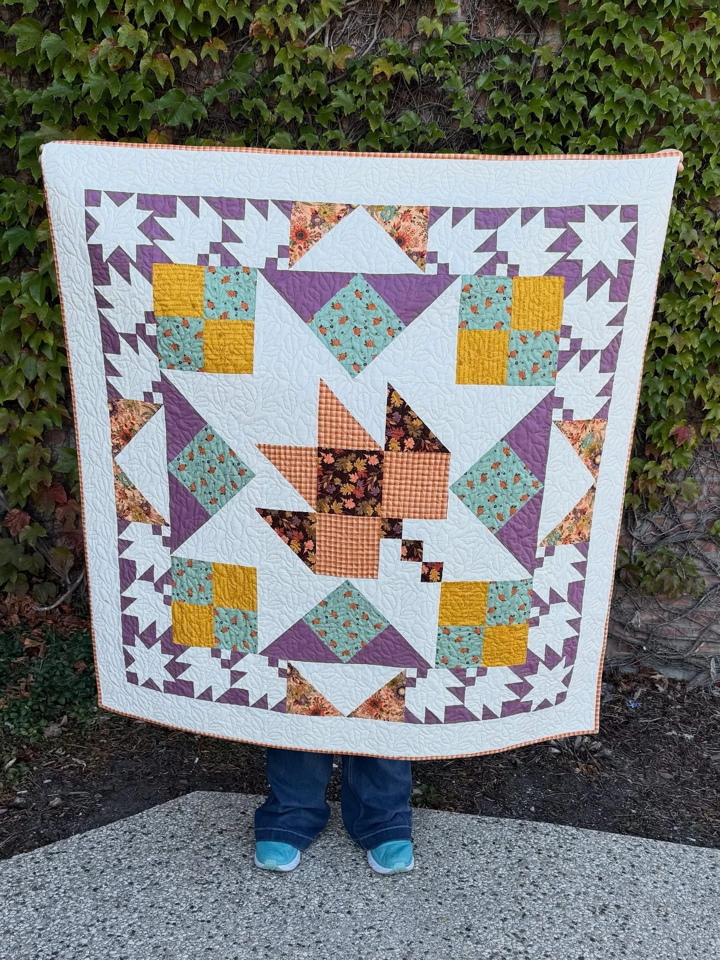 I know everyone else is moving on to Christmas but Fall is just hitting its stride in my world! 🍁 Fresh off the sewing machine and ready for snuggles! This quilt is all about cozy fall colors, stitched with love and is proof that quilting season is 