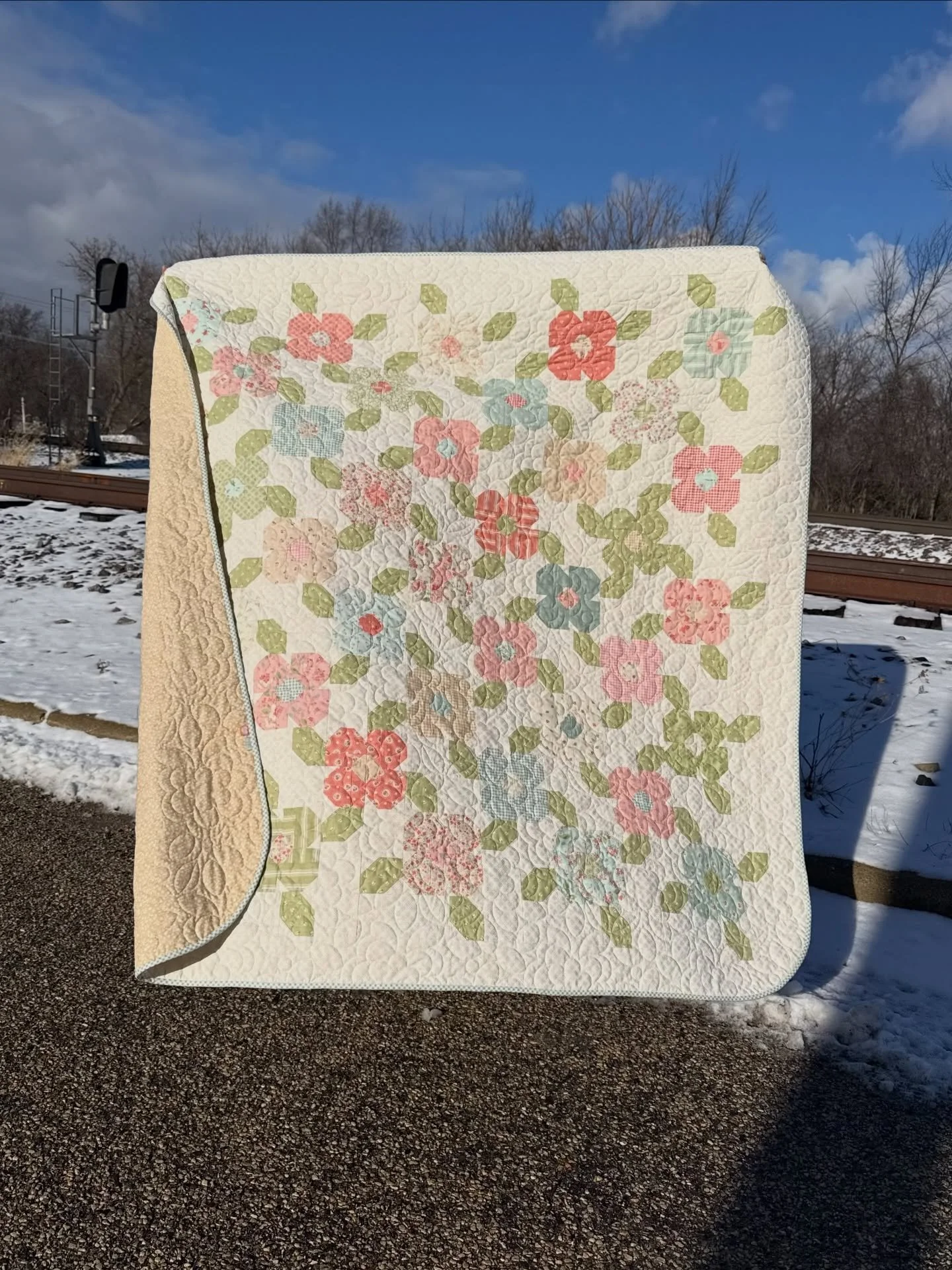 Soft and sweet. So soft and sweet. From the fabrics to those rounded corners and all the details in between. 

The entire kit is made up of Moda fabrics from Heather Brigg&rsquo;s Sunbonnet collection. Pattern is also by Heather Briggs of My Sew Quil