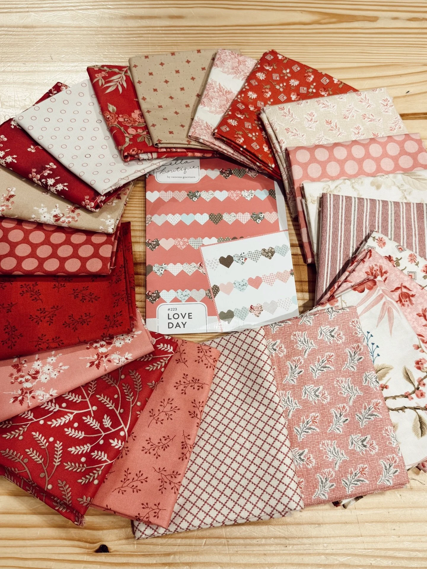 It&rsquo;s been a lot these last few days. But there&rsquo;s still beautiful things being created. 

Check out our version of the &ldquo;Love Day&rdquo; quilt pattern by @lellaboutique made up in fabrics from the &ldquo;Little Sweetheart&rdquo; fabri