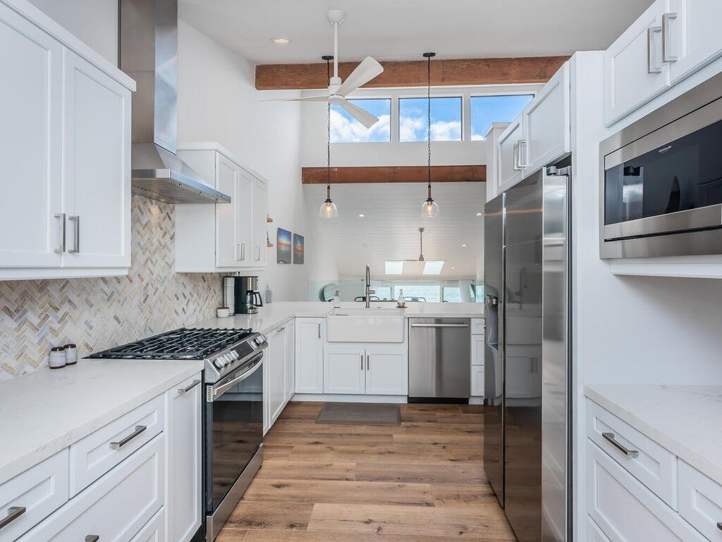 1852 Parliament Rd Encinitas CA 92024 USA-029-060-Kitchen 5-MLS_Size.jpg