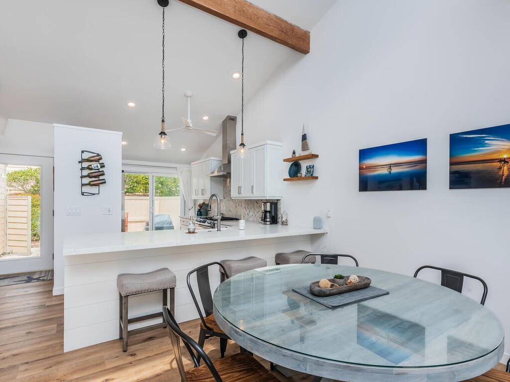 1852 Parliament Rd Encinitas CA 92024 USA-024-040-Kitchen 7-MLS_Size.jpg