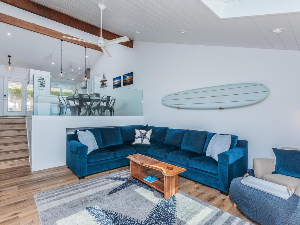 1852 Parliament Rd Encinitas CA 92024 USA-033-069-Living Room 4-MLS_Size.jpg