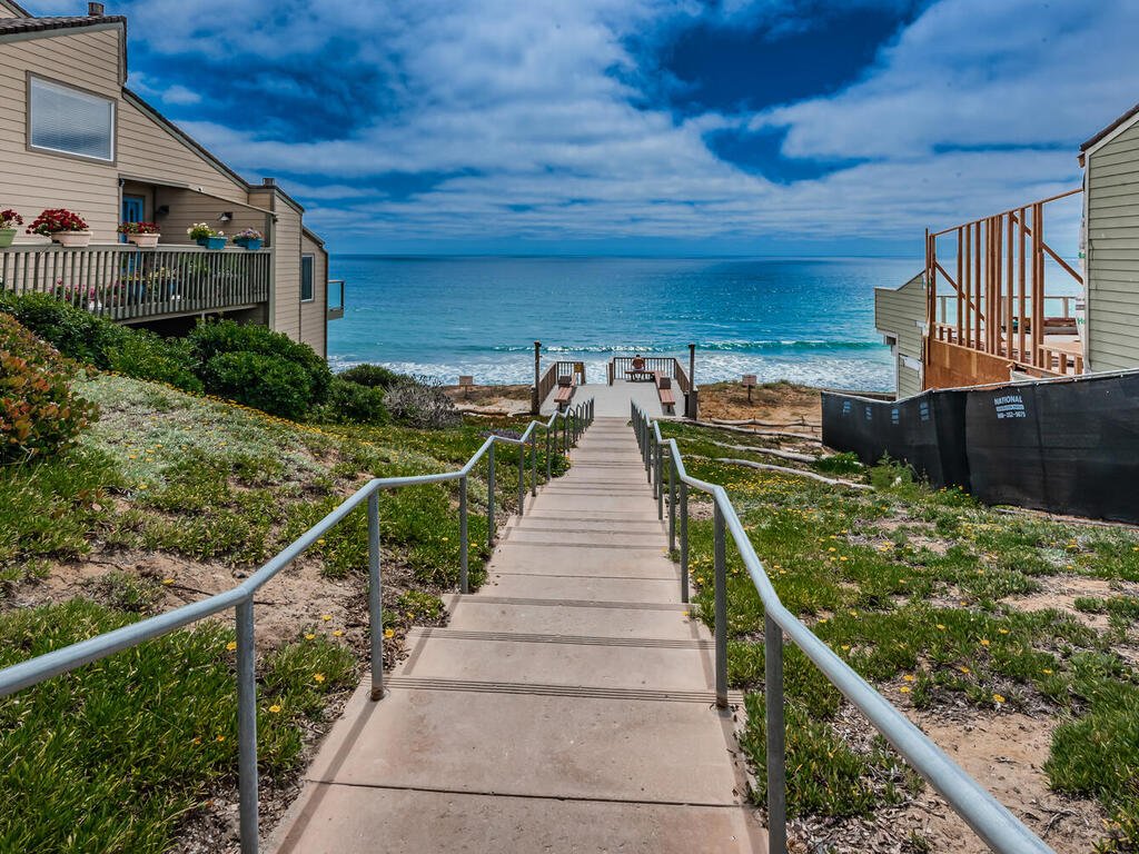 1852 Parliament Rd Encinitas CA 92024 USA-066-016-Walkway 1-MLS_Size.jpg
