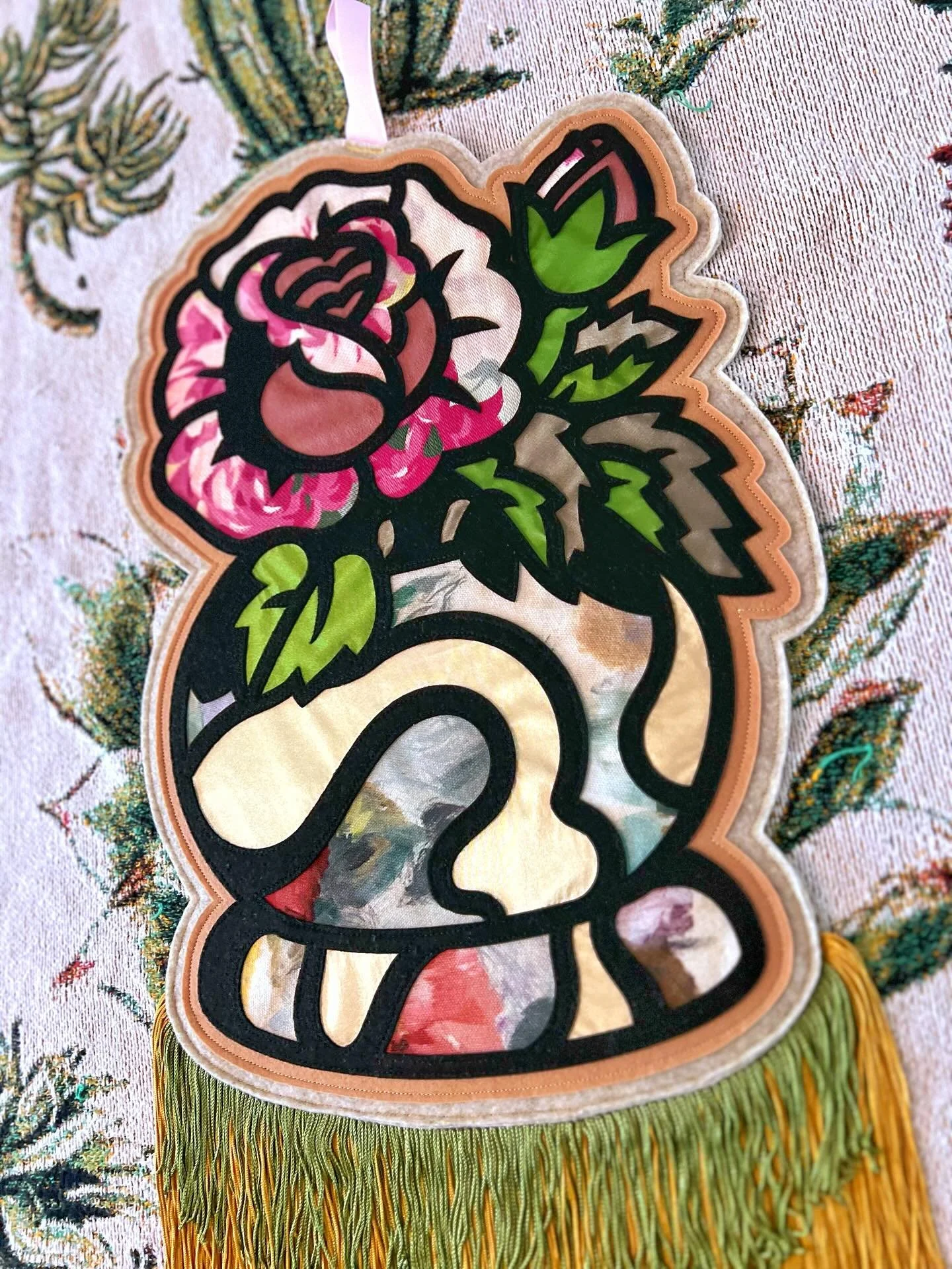 THE CENTERPIECE. Admire the florals a @hocuspokeustattoocon in York, PA, October 11-12. 

I again used that beautiful fabric. I really love making floral and botanical banners. They are a perfect medium - pointy and smooth. Flowing and closed. 

This