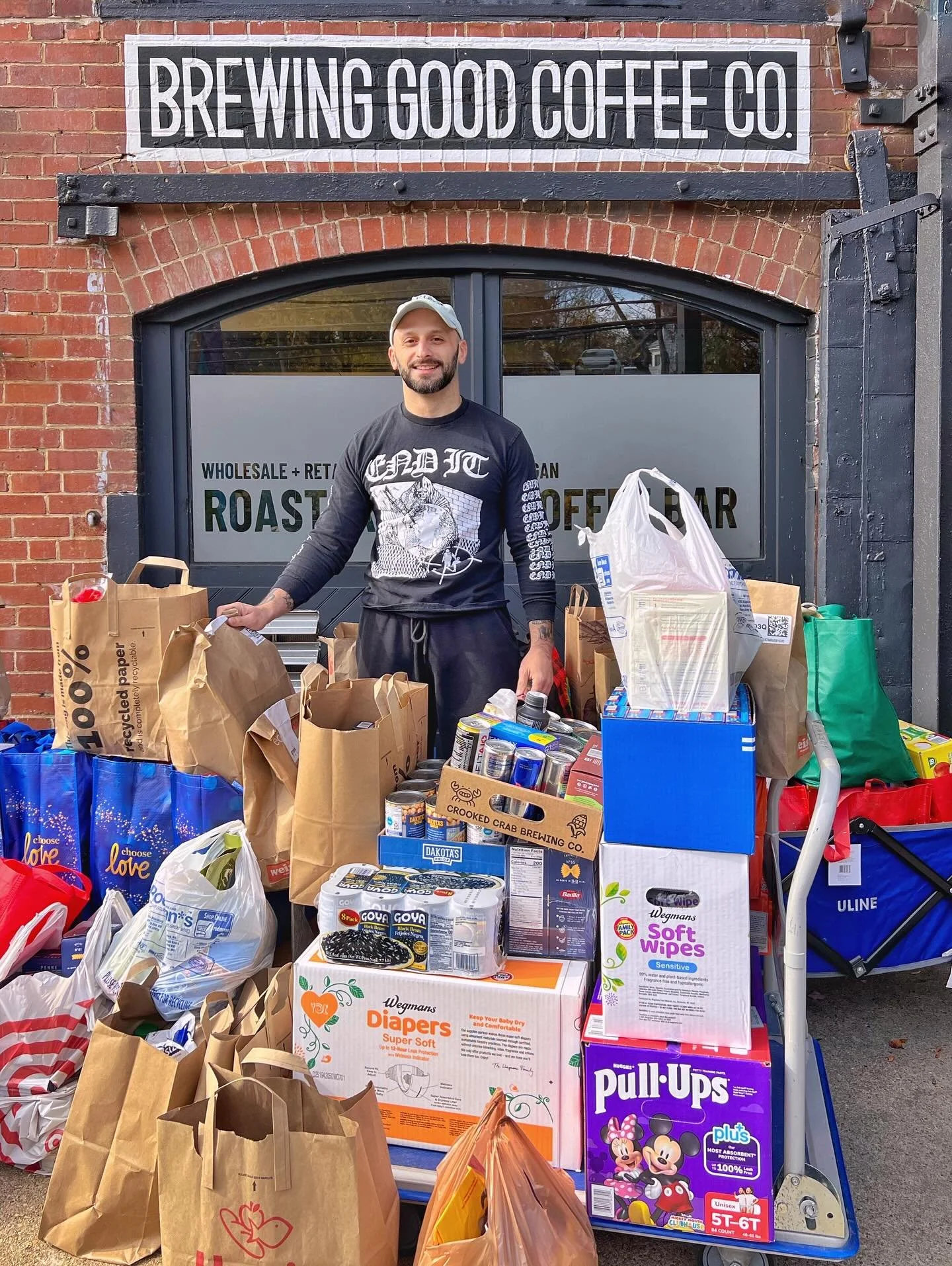 FOG &amp; BREWING GOOD DO A FOOD DRIVE. 

Just want to acknowledge @brewinggoodcoffeeco who let me take over their shop for two weeks. We messaged about a food drive, as the food benefits were being paused nationwide. Without hesitation, they said ye