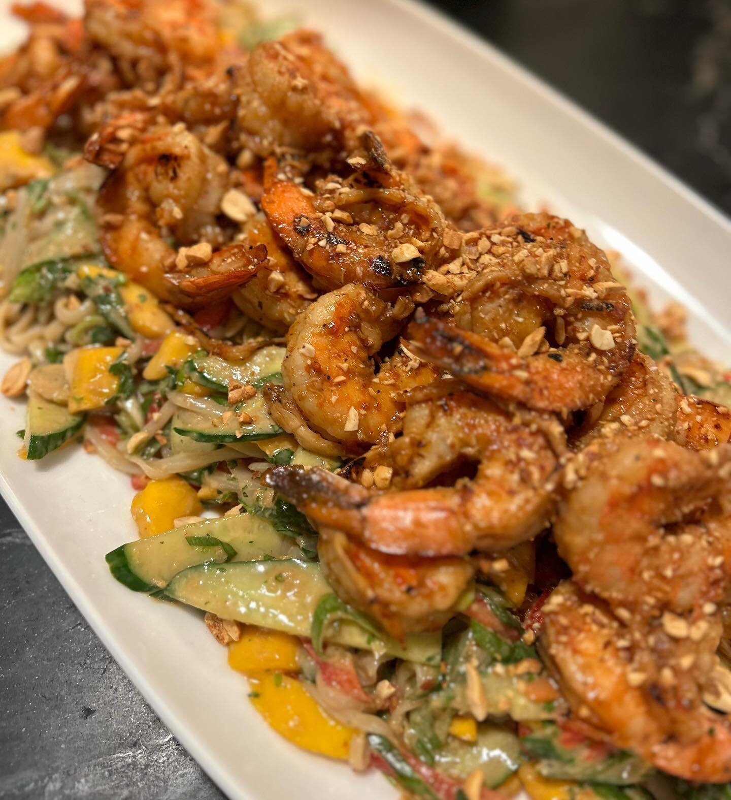 This is another summer dish I made for a client this week!! It&rsquo;s chilled rice noodles with English cucumbers, red bell peppers, scallions, mangos, tossed in a ginger cilantro peanut sauce! The grilled shrimp topped with chopped peanuts added th