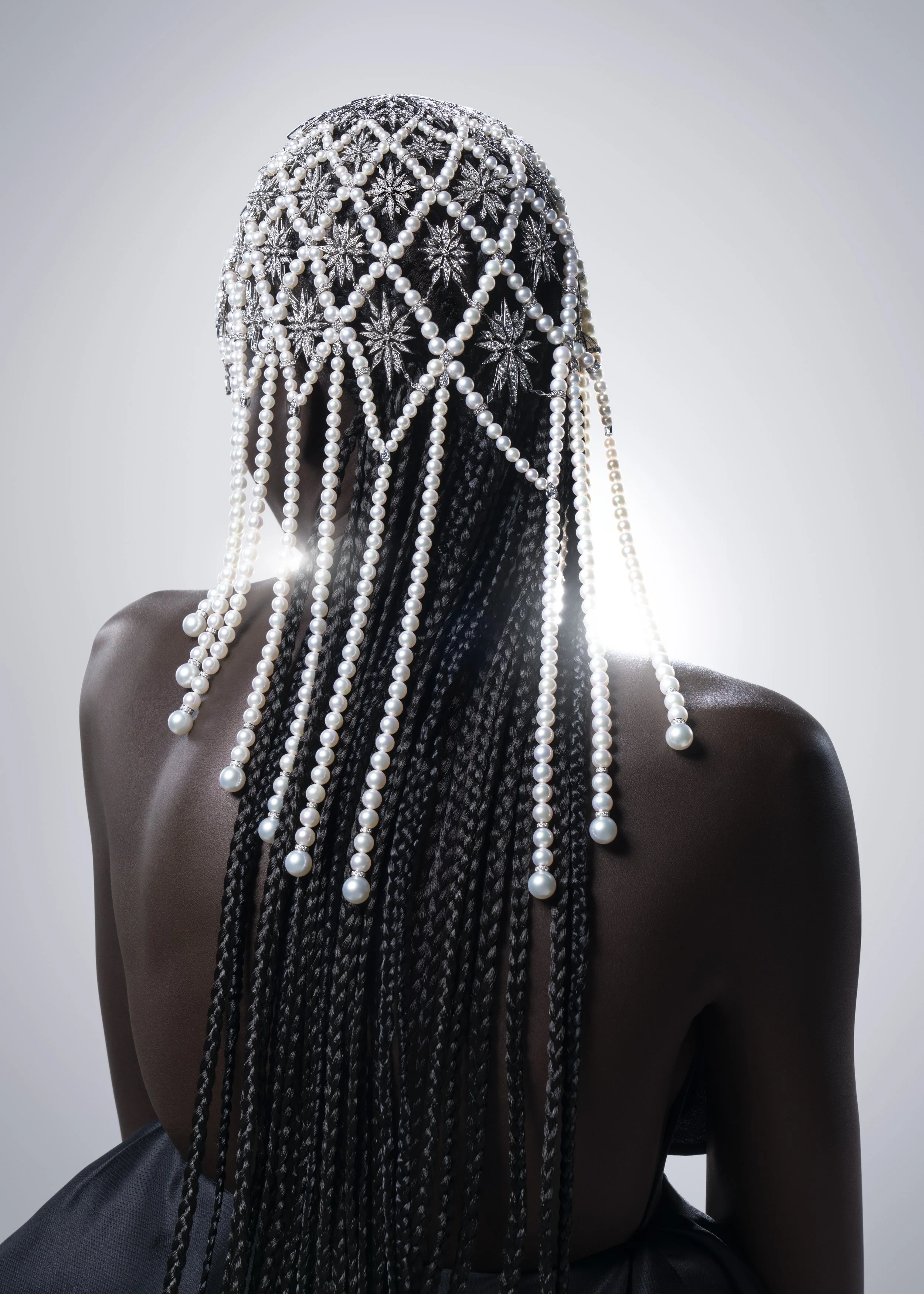 Mikimoto et sa couronne de lumière