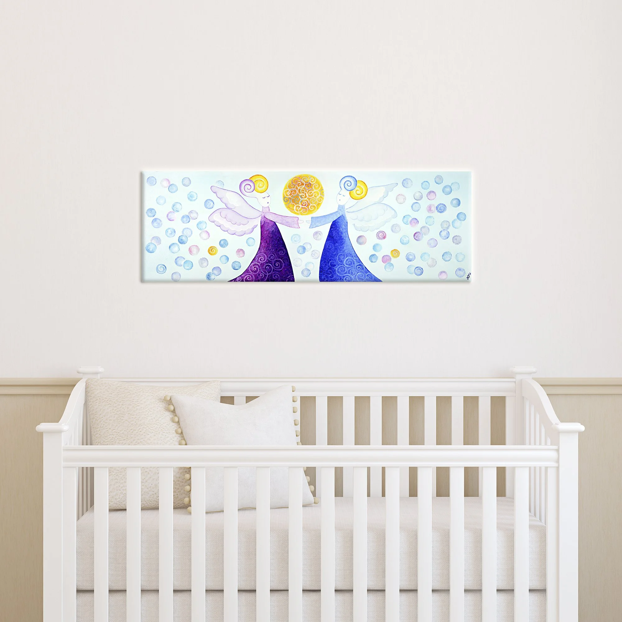 Saulės Angelai Balta lovyte.jpg