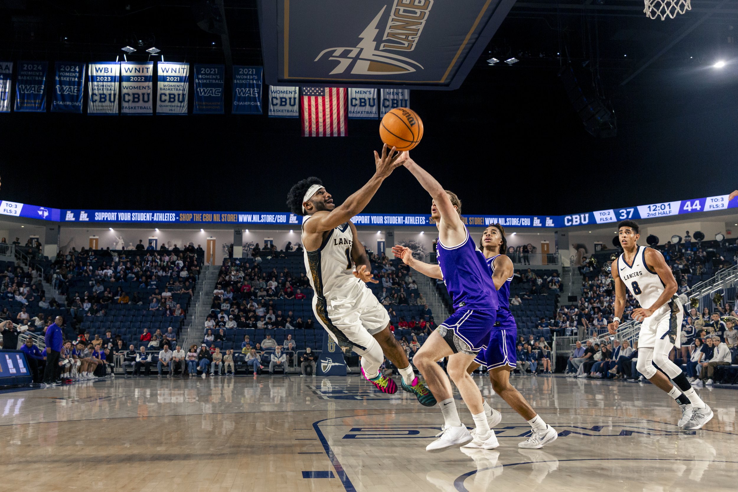 CBU-BBALL0209-07.jpg