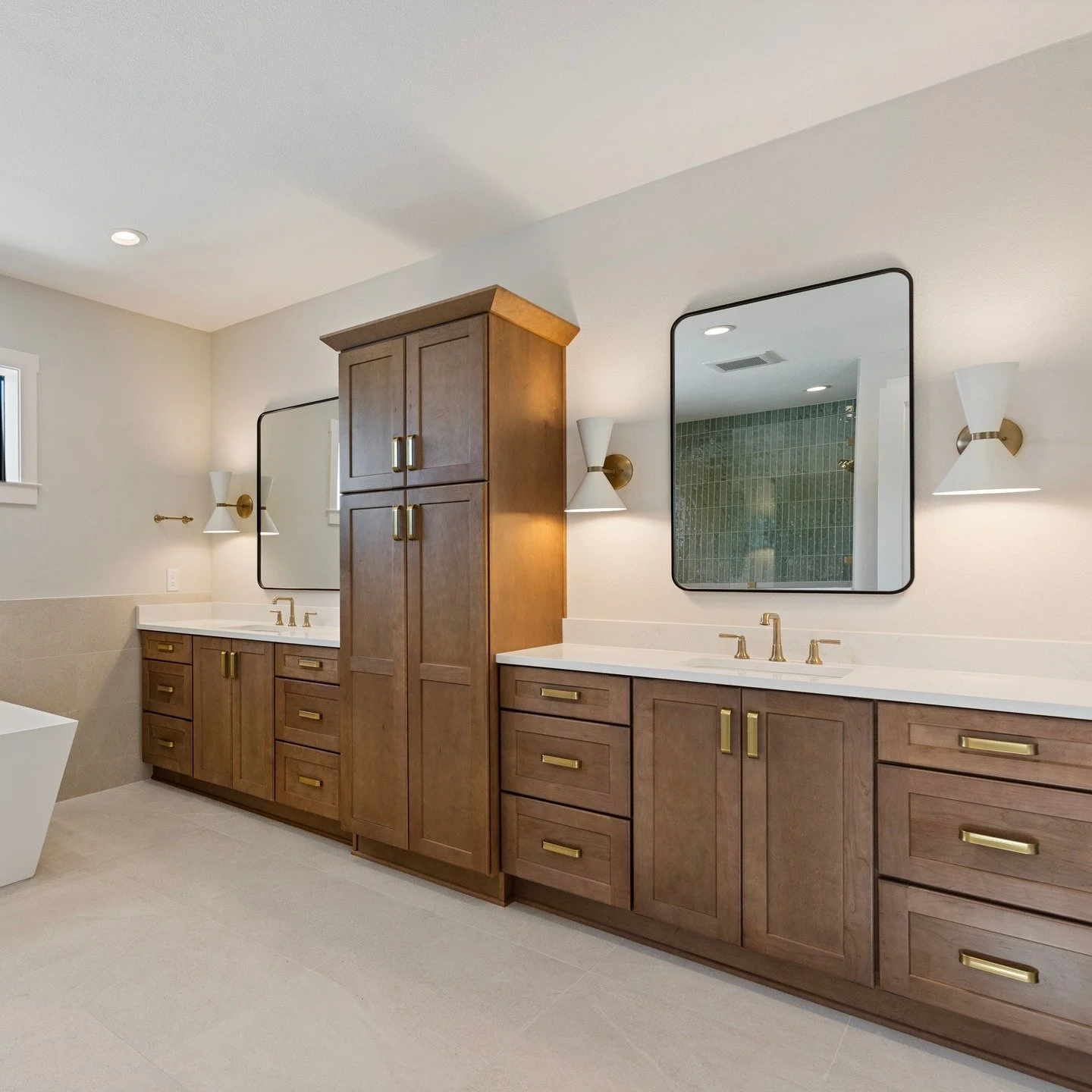 ✨ FIRST OPEN HOUSE ✨

Join us tomorrow at 220 90th Ave NE in beautiful Riviera Bay!

🗓 Saturday
⏰ 11:00 AM &ndash; 1:00 PM
📍 St. Petersburg &ndash; Riviera Bay

Come tour this stunning waterfront home in one of St. Pete&rsquo;s most sought-after bo