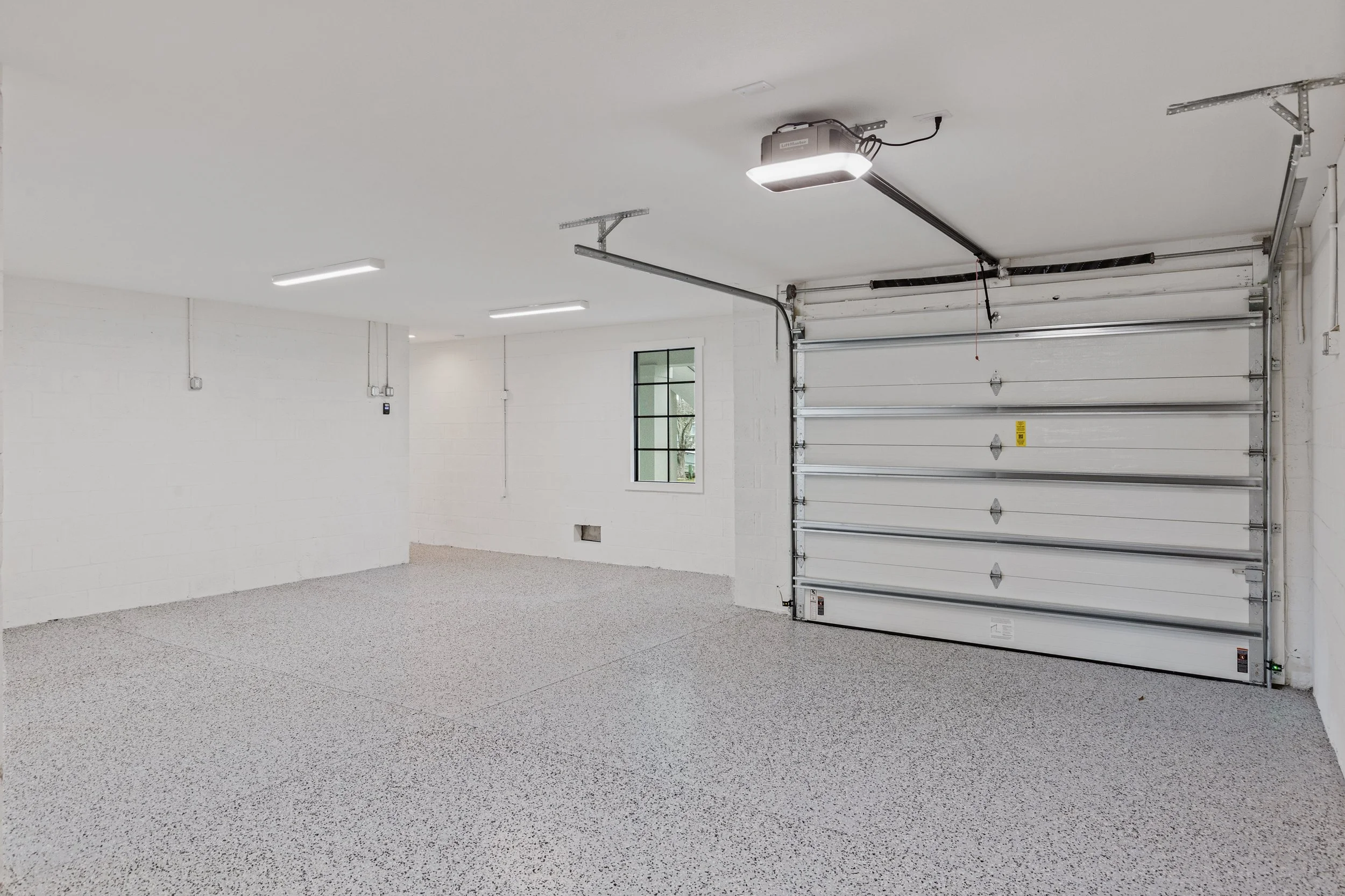 EB9A9817_V1MLS.JPG