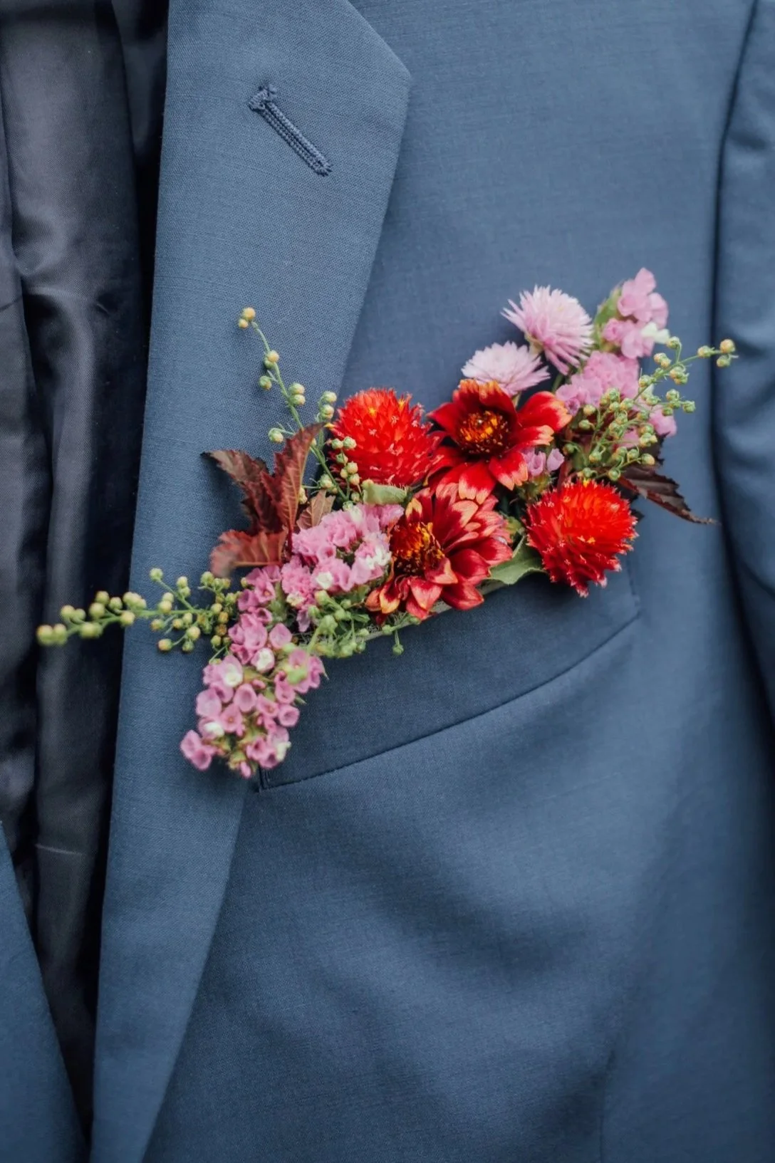 lyons_farmette_farm_wedding_venue_floral_pocket_square-1.jpg