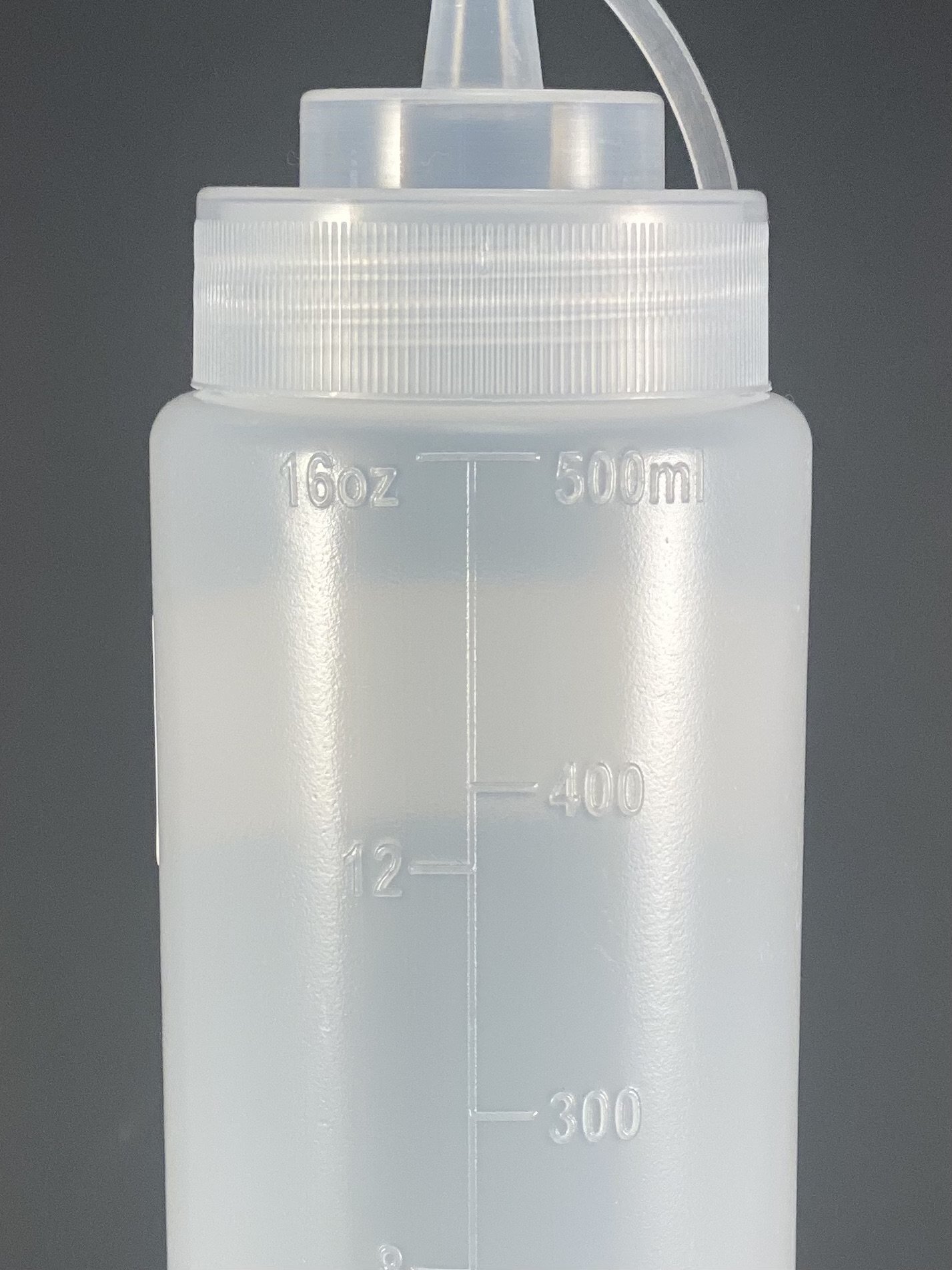 Features convenient and discrete measurements in ounces and milliliters to fill with precision for all of your hair rinse applications. Cut to size tips that fits your needs.