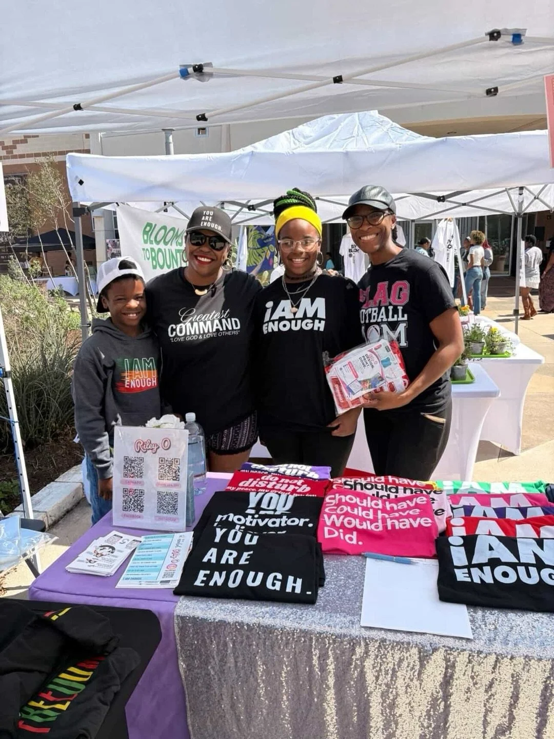 A few familiar faces from our last Black Makers Market are popping up again this weekend &mdash; and you&rsquo;ll get another chance to shop with them in person.

📍 Mini Black Makers Market Pop-Up
The Village Place &ndash; Austin, TX
📅 Sunday, Marc