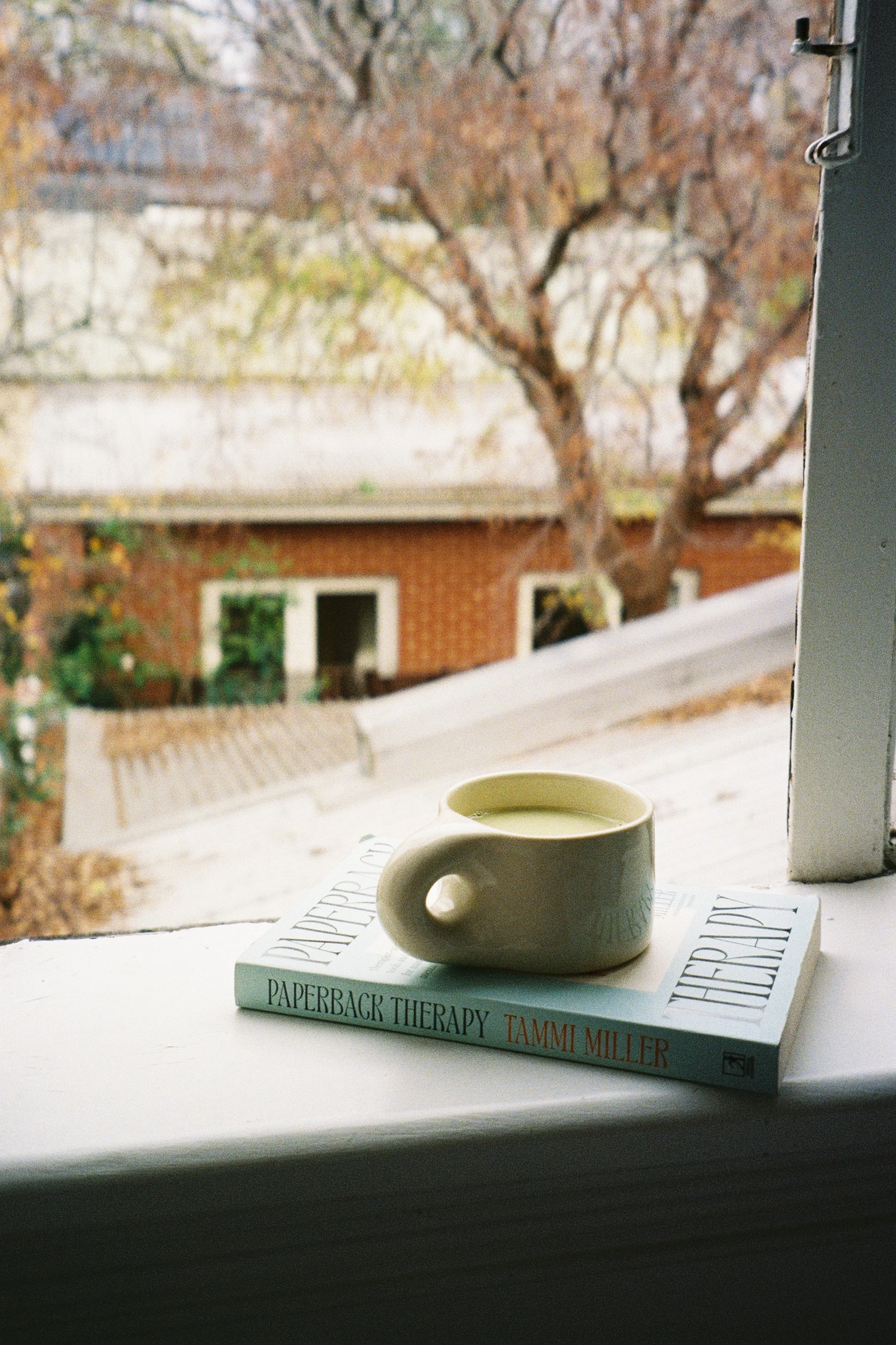 Paperback Therapy - Tammi Miller - Lifestyle Image (Copy)