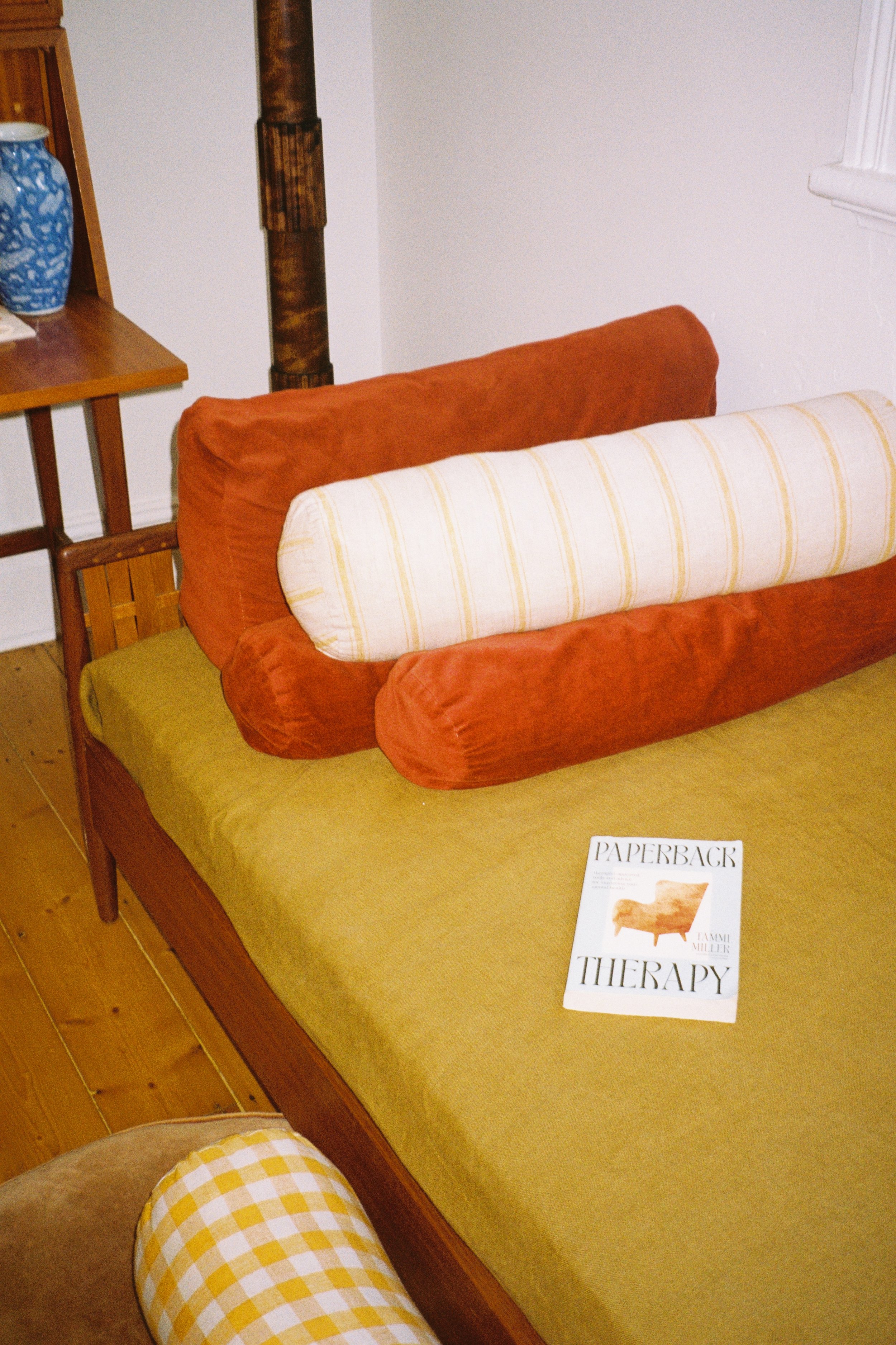 Paperback Therapy - Tammi Miller - Lifestyle Image (Copy)