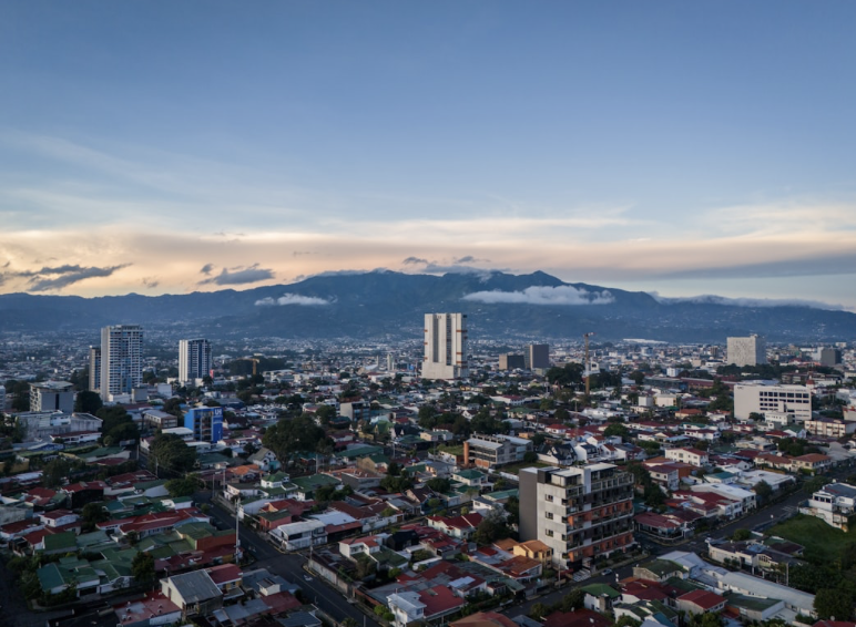 Do I Have to Pay US Taxes If I Live in Costa Rica?