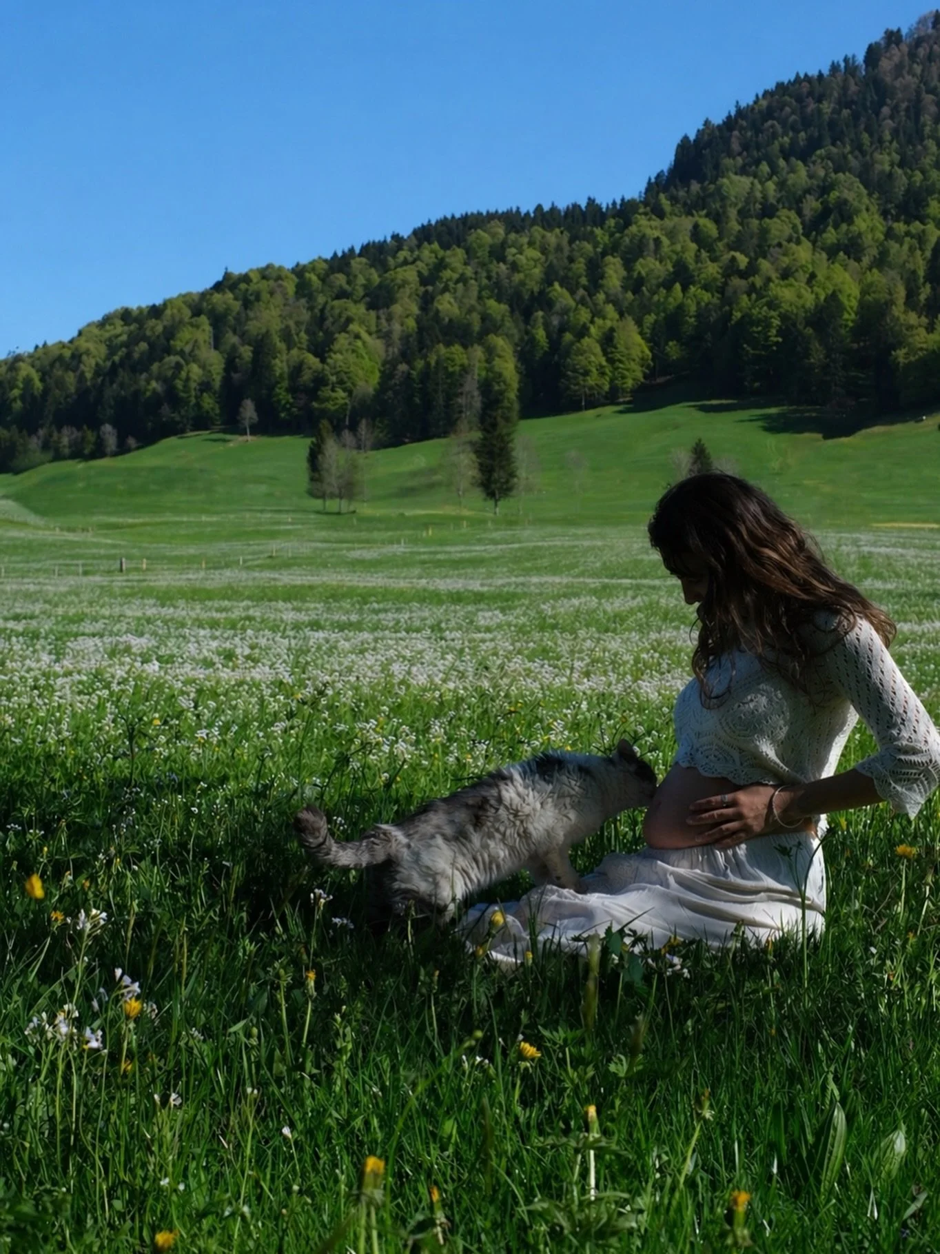 A few weeks ago I wrote this down:

Once again, this dance leaves me astonished by the beauty of the body how it changes to make space for a second heart.

I feel love

Love from my bones for softening and 
adapting, 
love from my organs for shifting