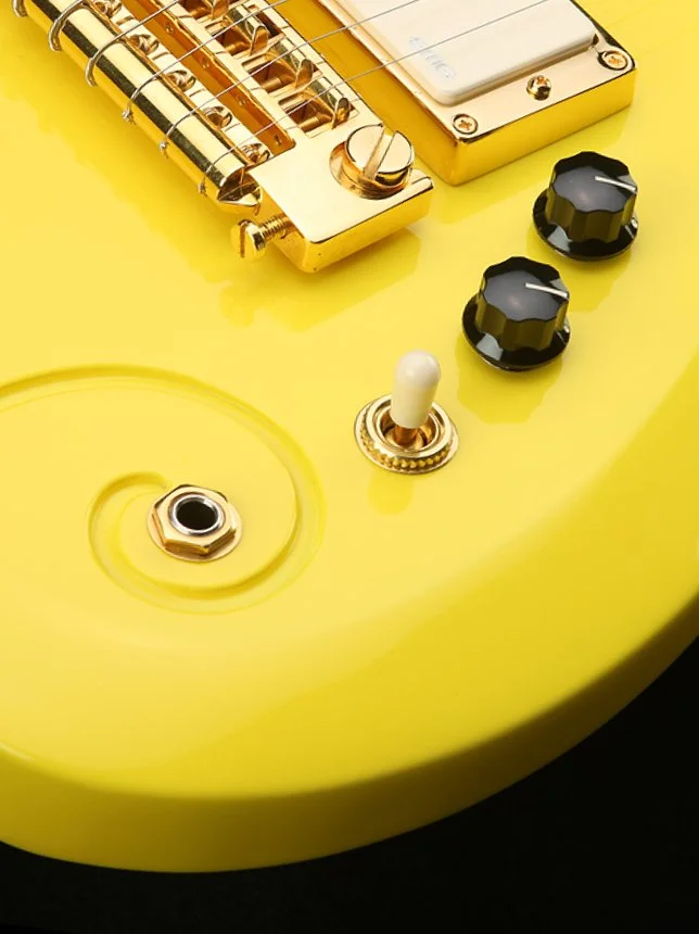 Close up of knob details on Rusan Original guitar