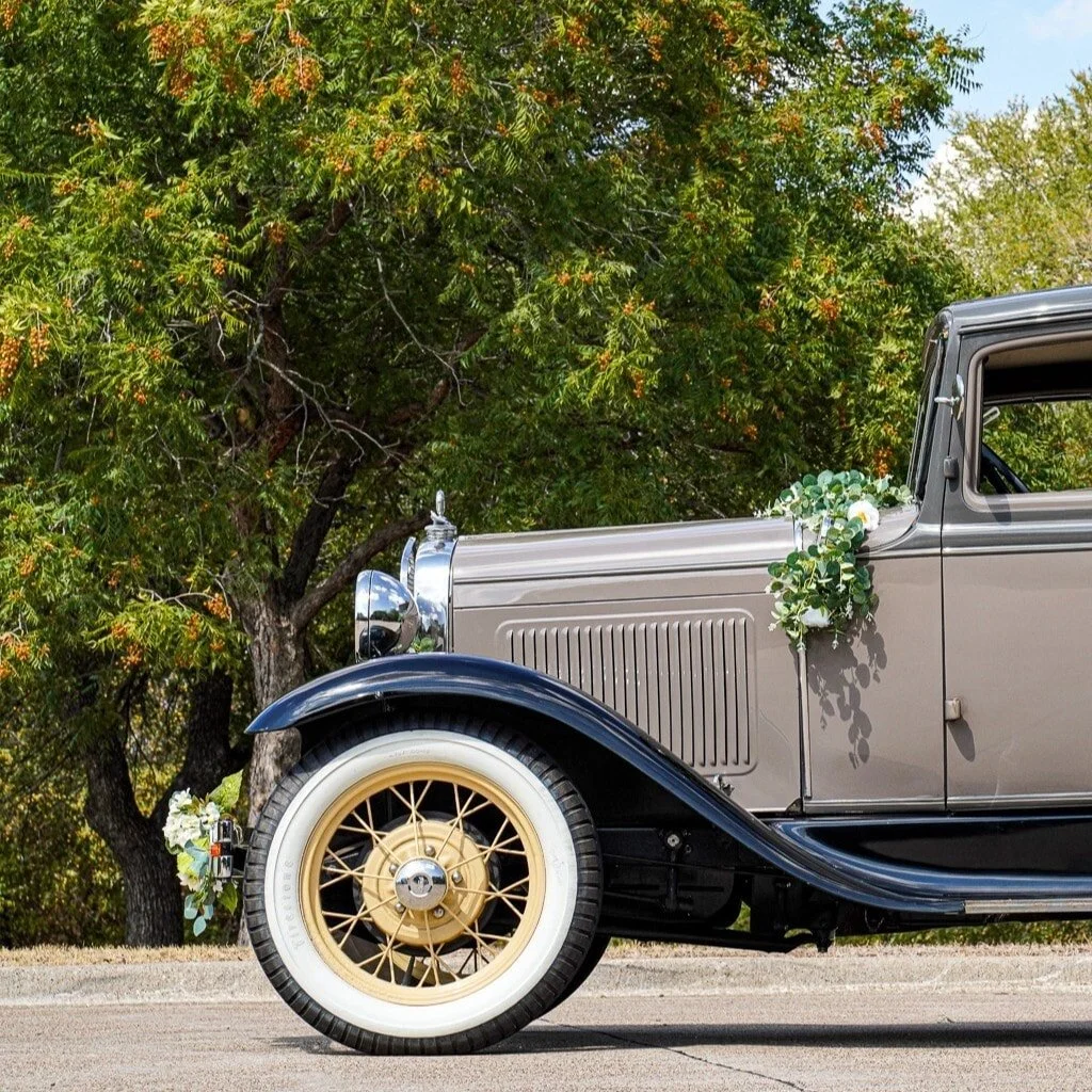 To us, pure elegance. To everyone else, a Model A #ford

Vehicle: 1931 Ford Model A

Photo by @le_marchitect 

Book at the link in our bio!

#pegasuscollection