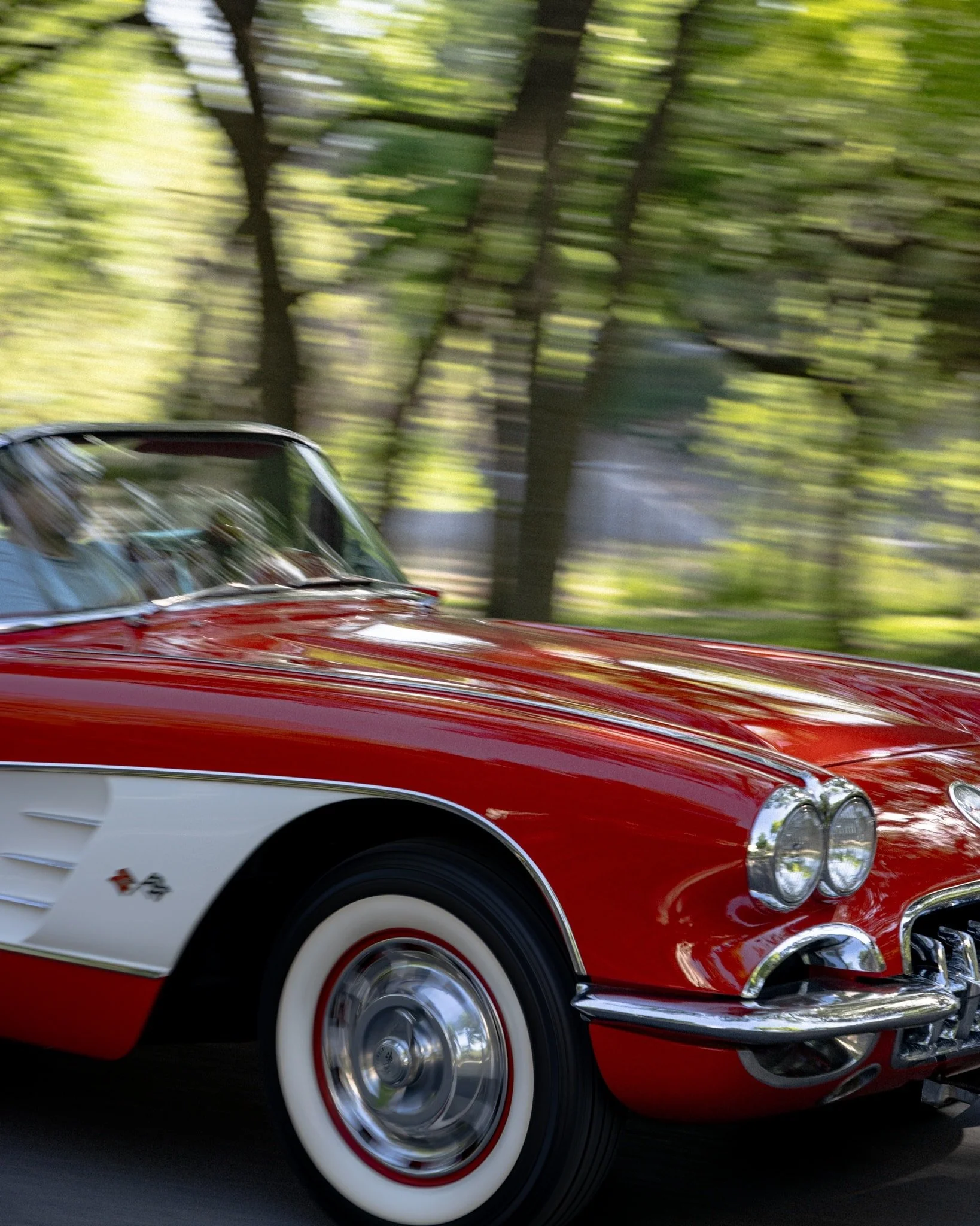 Sculpture in #motion | 1960 Corvette shot by @jandroby.media 

Book for your photoshoot at the link in our bio #pegasuscollection