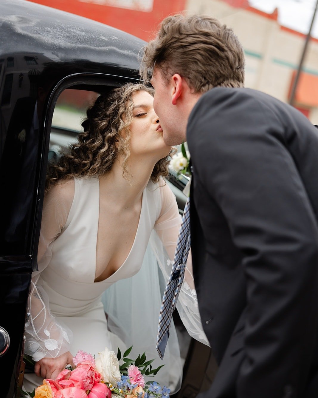 Candid love in a Chevrolet ❤️ 🎀 

Planner: @hype.woman.productions 
Photos by: @allieryannphoto and @wanderwoodllc 
Vehicle: 1953 Chevrolet 3100 pickup

Book a shoot with this truck at the link in our bio!