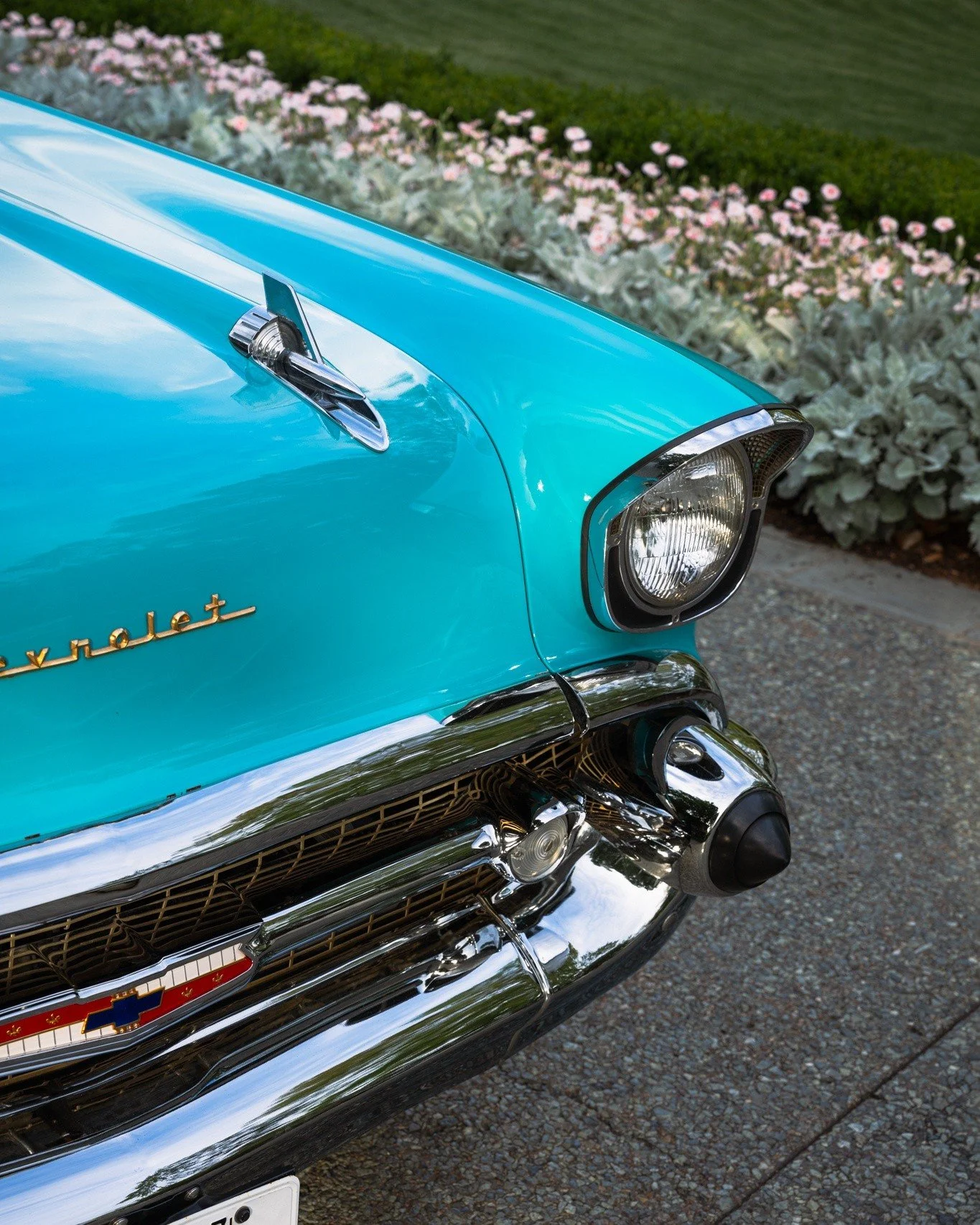 Three brows of three of our favorites. Appreciation for the glass, sealed beam headlights of proud, Detroit automobiles.

Vehicles:
1957 Chevrolet Belair
1966 Ford Mustang
1957 Ford Thunderbird

Book them today for your shoot at the link in our bio. 