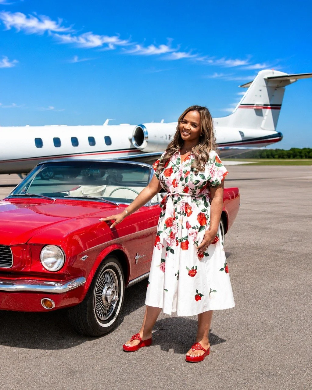 On the runway at📍Dallas Love Field with @frontiersofflightmuseum @markcubanheroescenter and @texascollectorcarstorage 

#pegasuscollection
