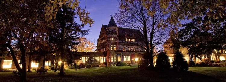 Belhurst Castle This Historical Gem Will Leave You Speechless In The Finger Lakes - 6qe3enw