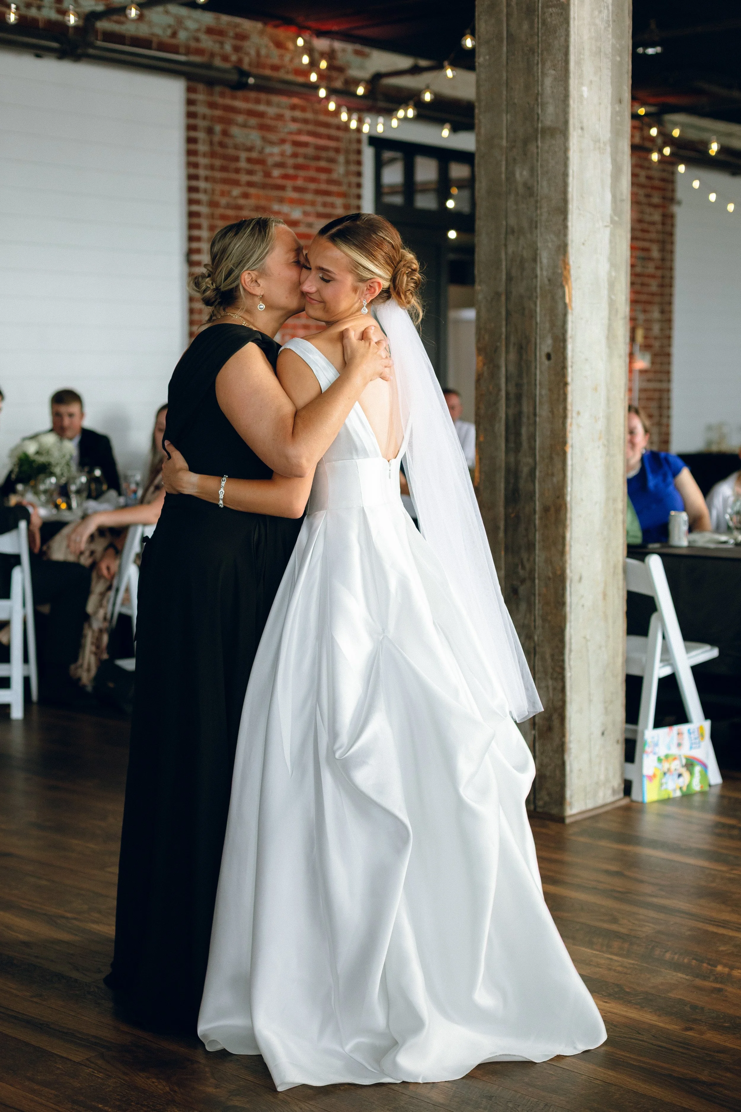 CincinnatiWeddingPhotographer-AudreyNealPhotography-169.jpg