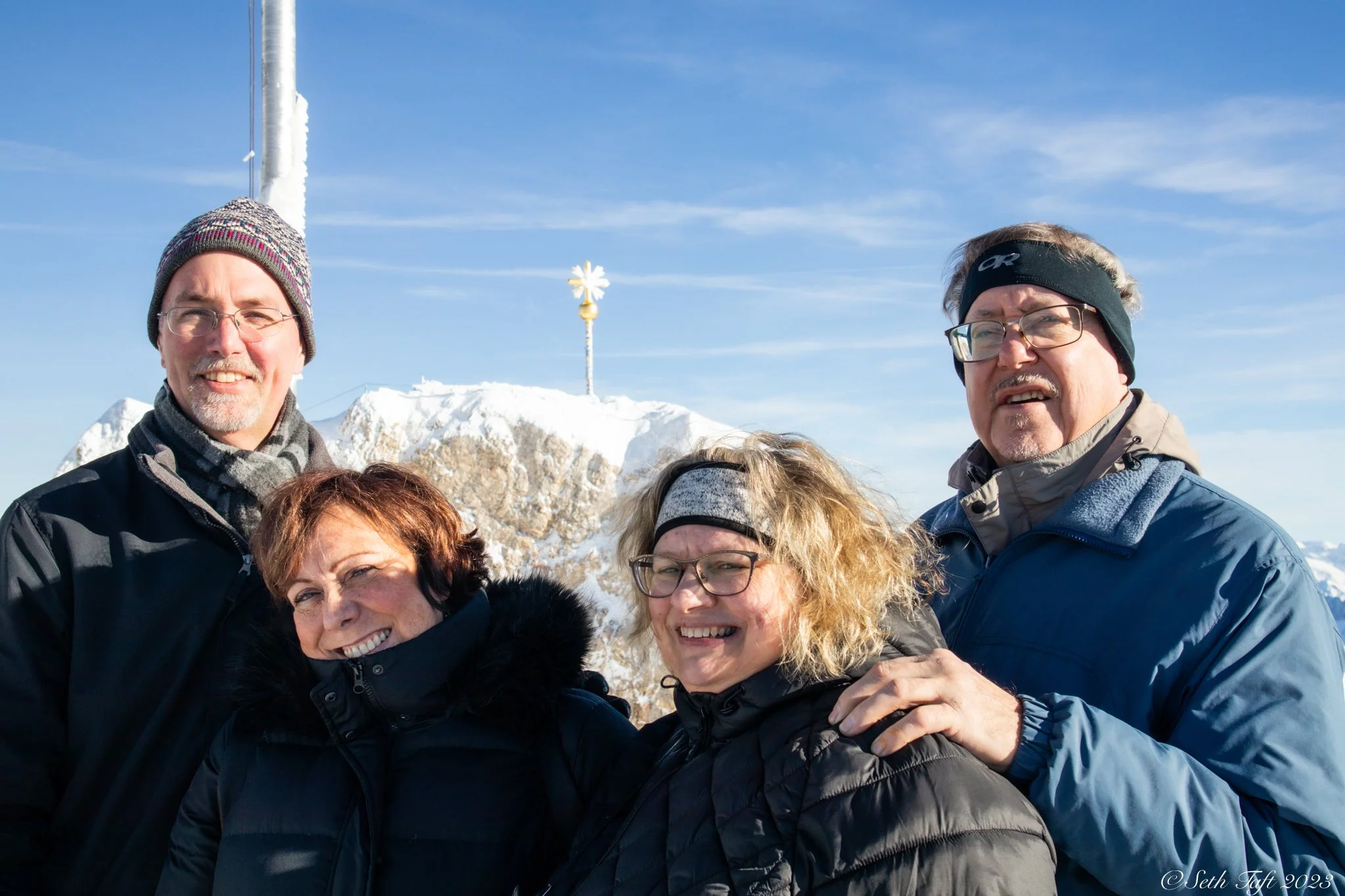 Friends on Zugsptize.jpg