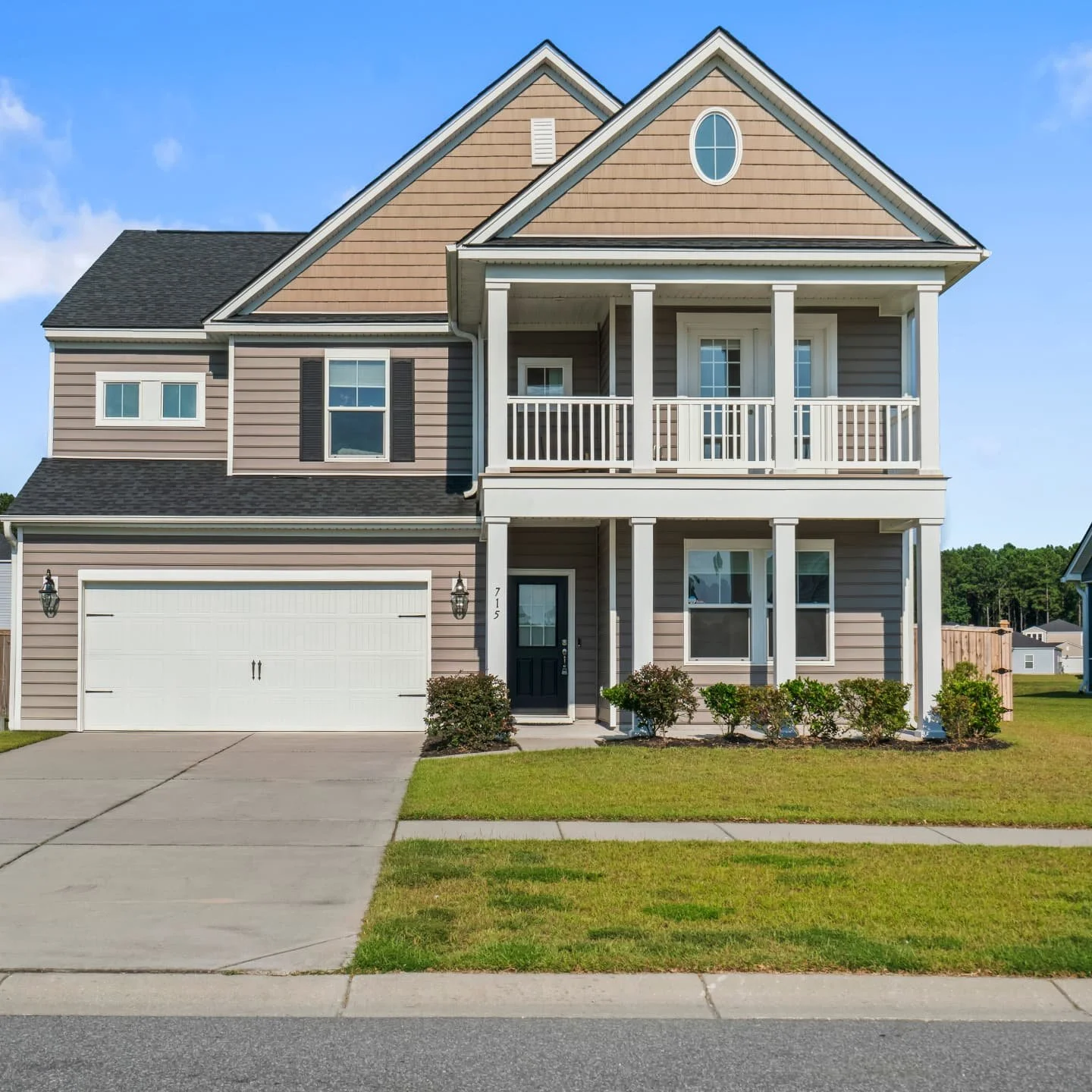 Looking for a large family home with room to breathe? On a lake lot situated on one of Cane Bay's widest streets- this home doesn't feel cramped- a picture perfect home for you and your dogs! 
5 Beds | 3.5 Baths | 2,994 sq ft | Cane Bay
715 Squire Po