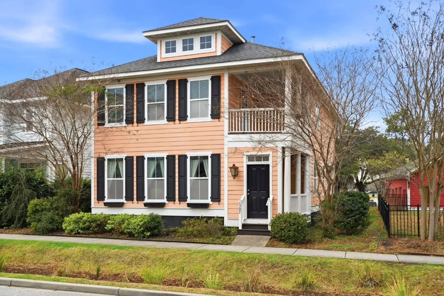 The kids can walk to the best schools, ride bikes to dinner + breweries, and enjoy the MANY parks nearby. This is the one you've been waiting for! Oak Terrace Preserve is North Charleston's most distinctive and highly sought-after community.... 4902 