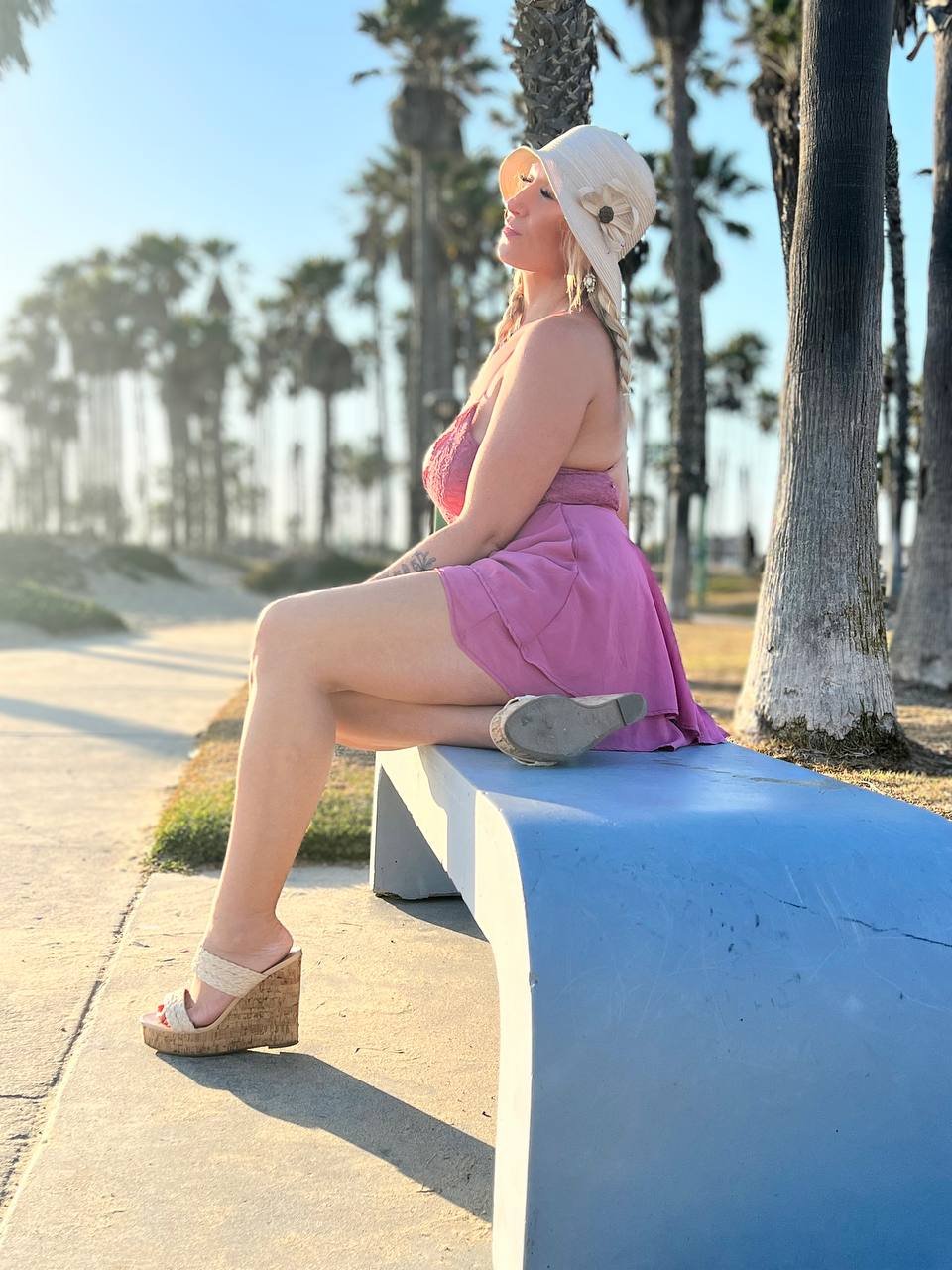 Gallery — Momma Blonde Bombshell