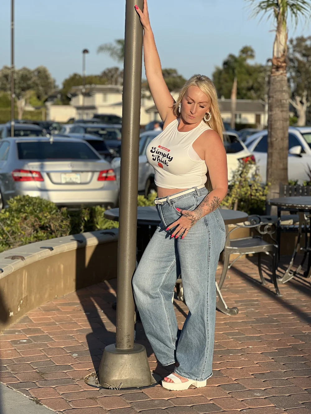 Gallery — Momma Blonde Bombshell