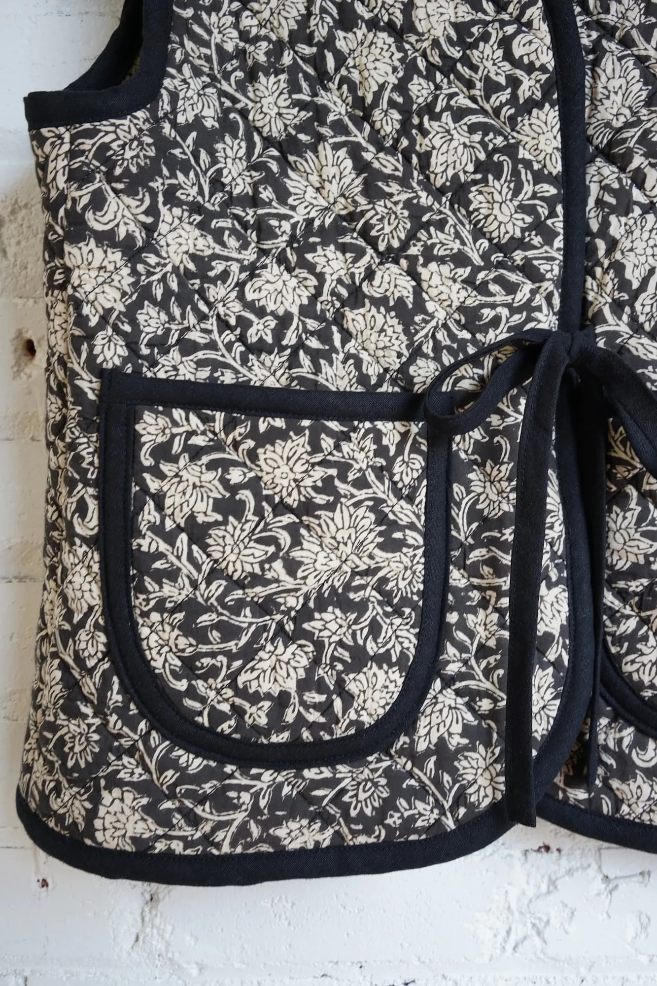mimishimstudio-nomad-vest-quilted-hanging-pocket.jpg