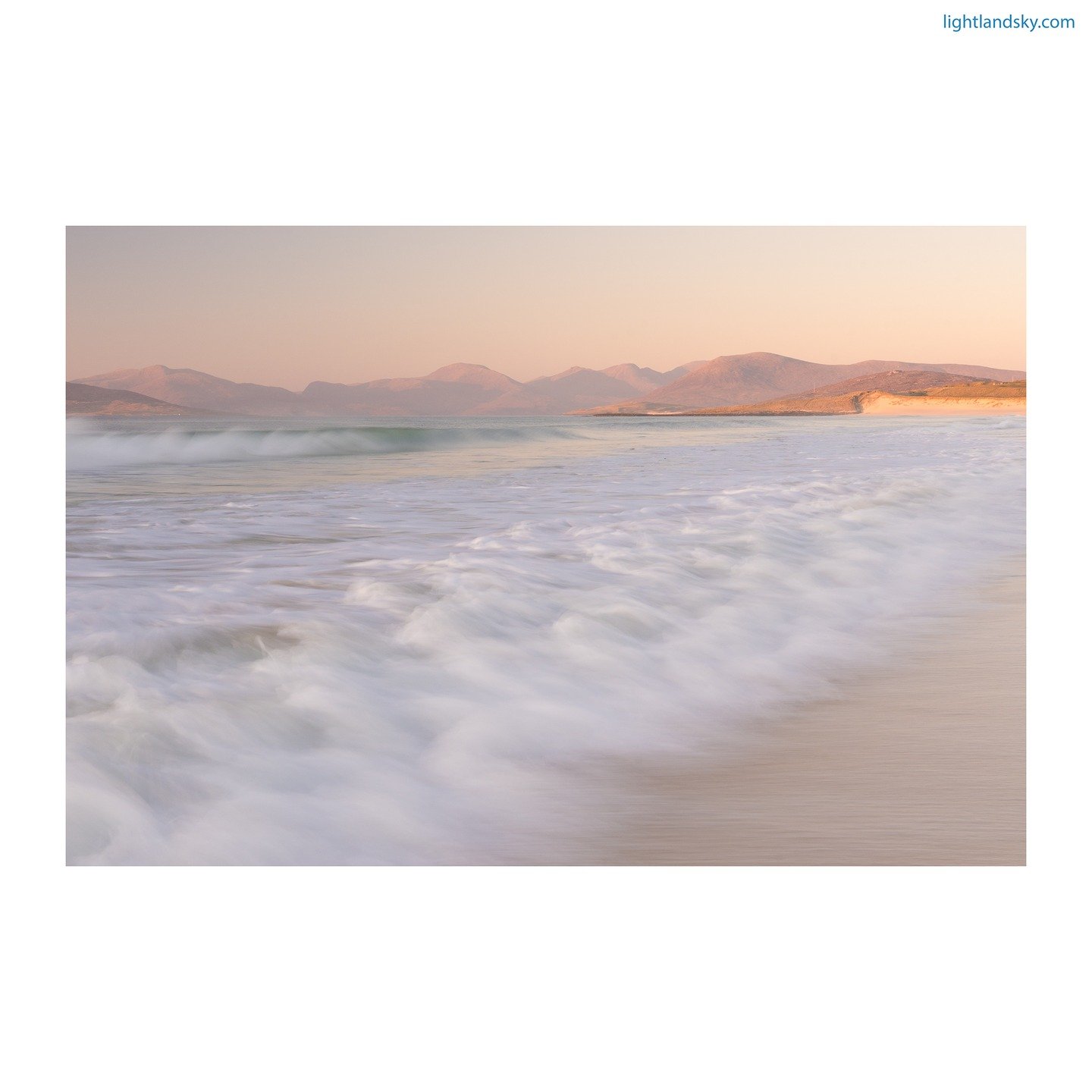 An image from a lovely evening last week at Scarista Beach on Harris.
.
The week turned into largely blue sky weather which is less than ideal for photographing the beaches on Harris (although it suited my astrophotography efforts superbly). However 