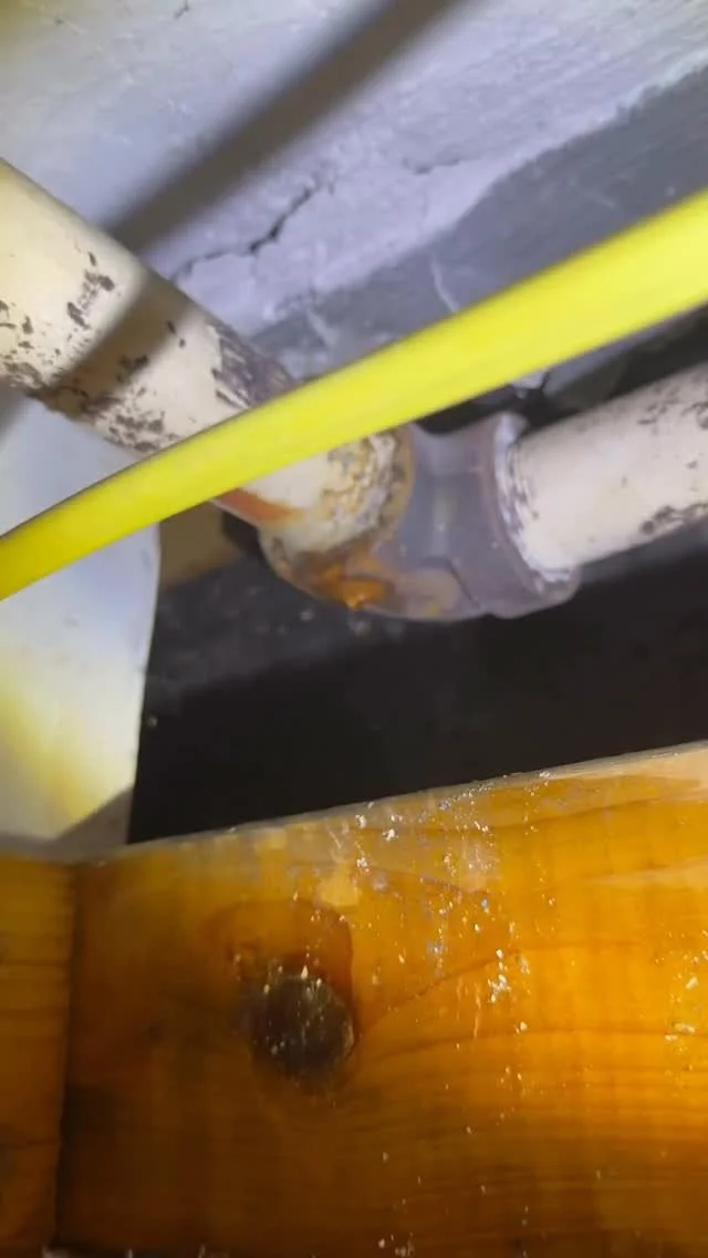 💧 Found a steam pipe leak and fixed it right — cut out the bad section, rebuilt it, and sealed it tight.
Every repair we make is built to last — no shortcuts, no guesswork.
📍 Serving Medford, Somerville, Malden & nearby towns
📞 7