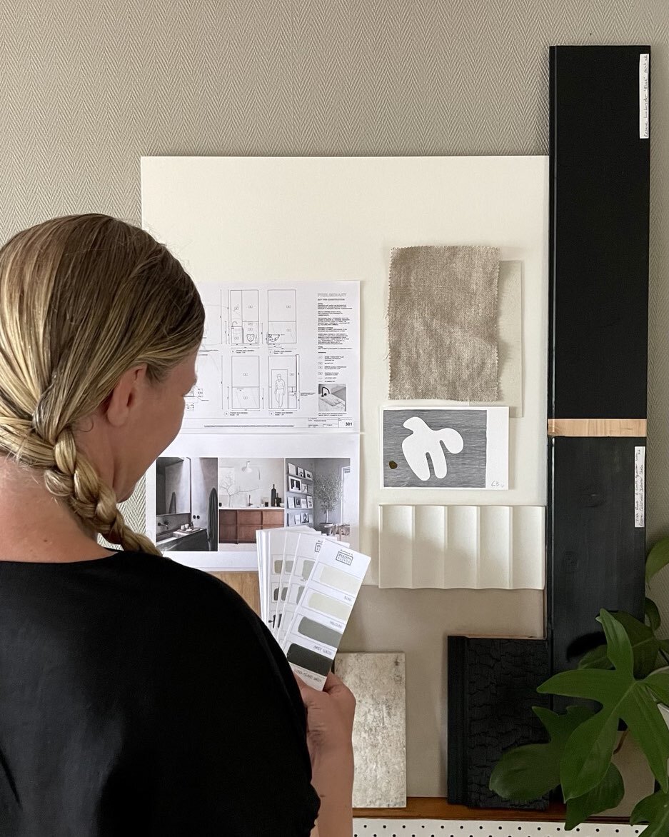 My name is Iris, I work for myself and also work with others. This keeps me enriched, stimulated and excited. #interiordesign #onthedrawingboard #designandbuild #freelanceinteriordesigner #freelancelife #fromconcepttoconstruction #commercialspaces #p